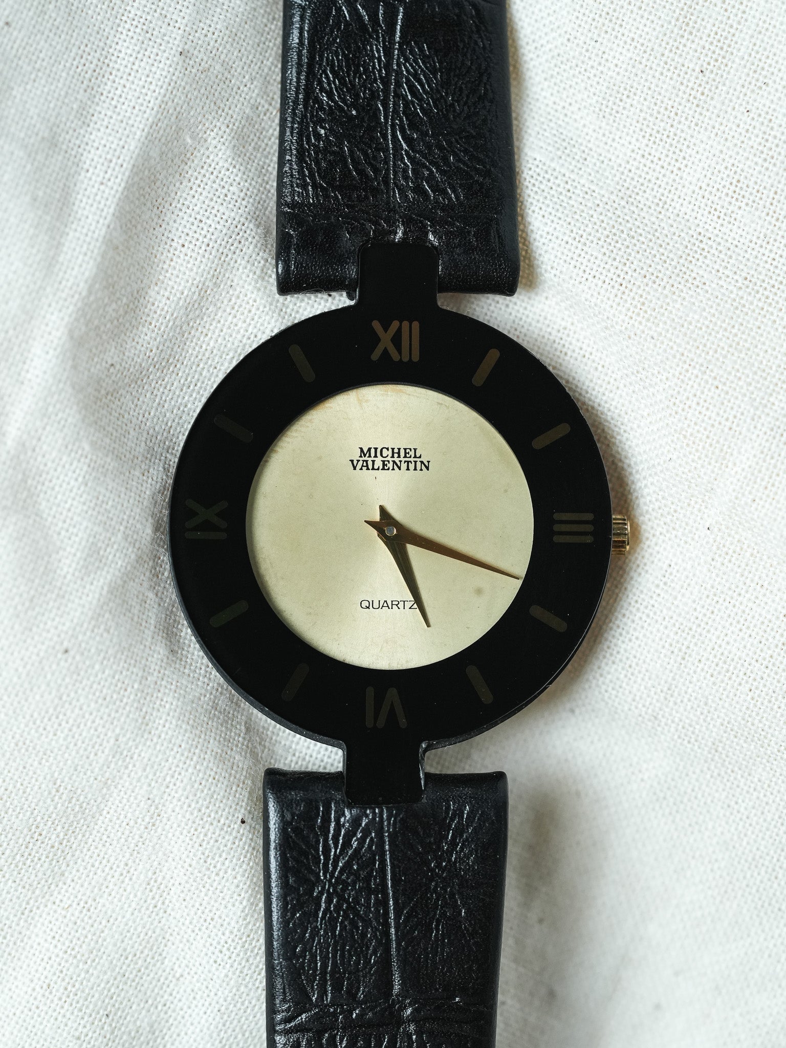 Michel Valentin - Ultra plate Rond Noir Lunette Noir Or - NOS - 1990s - Atelier Victor - Vintage  Shop