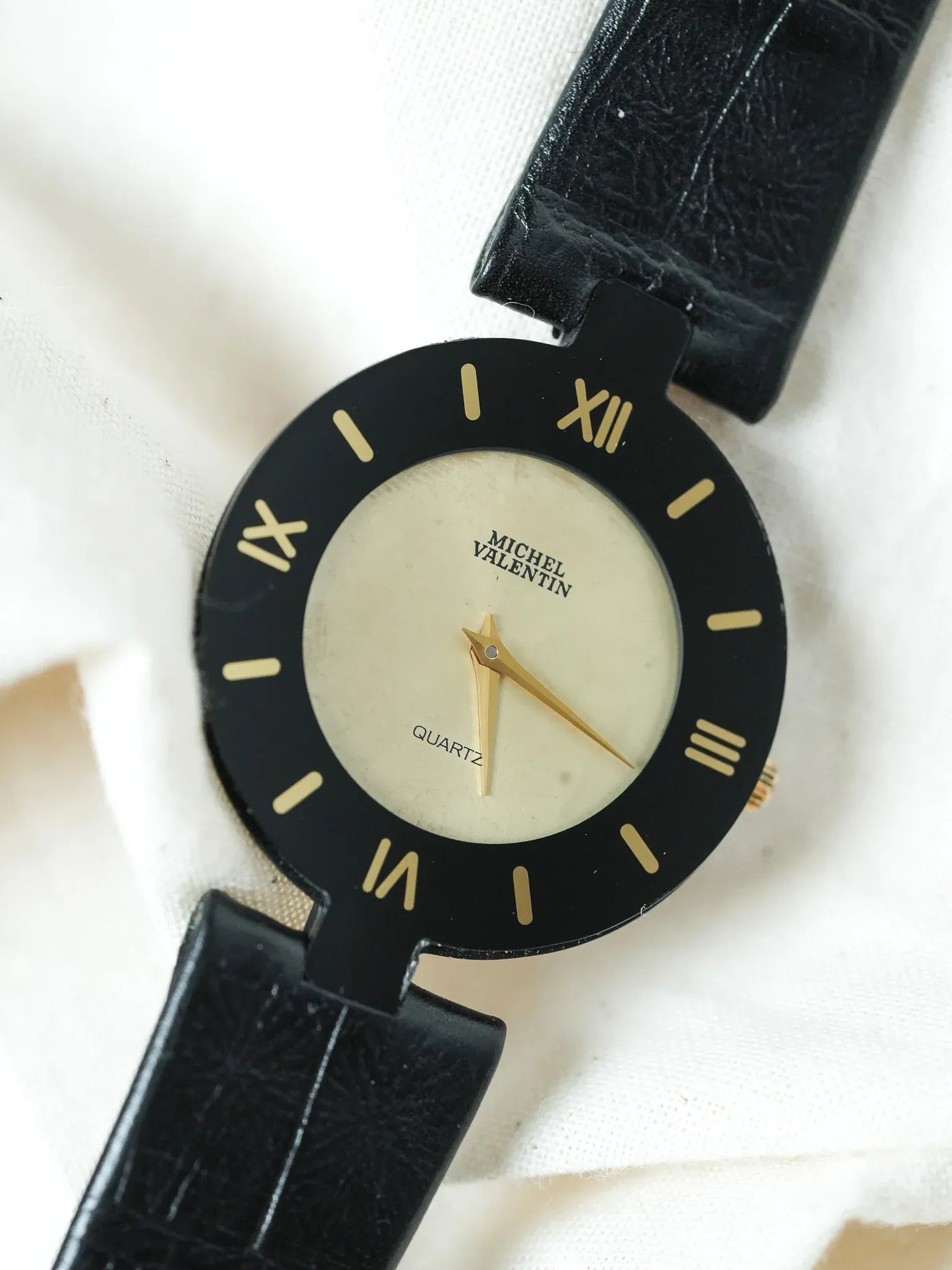 Michel Valentin - Ultra plate Rond Noir Lunette Noir Or - NOS - 1990s - Atelier Victor - Vintage  Shop