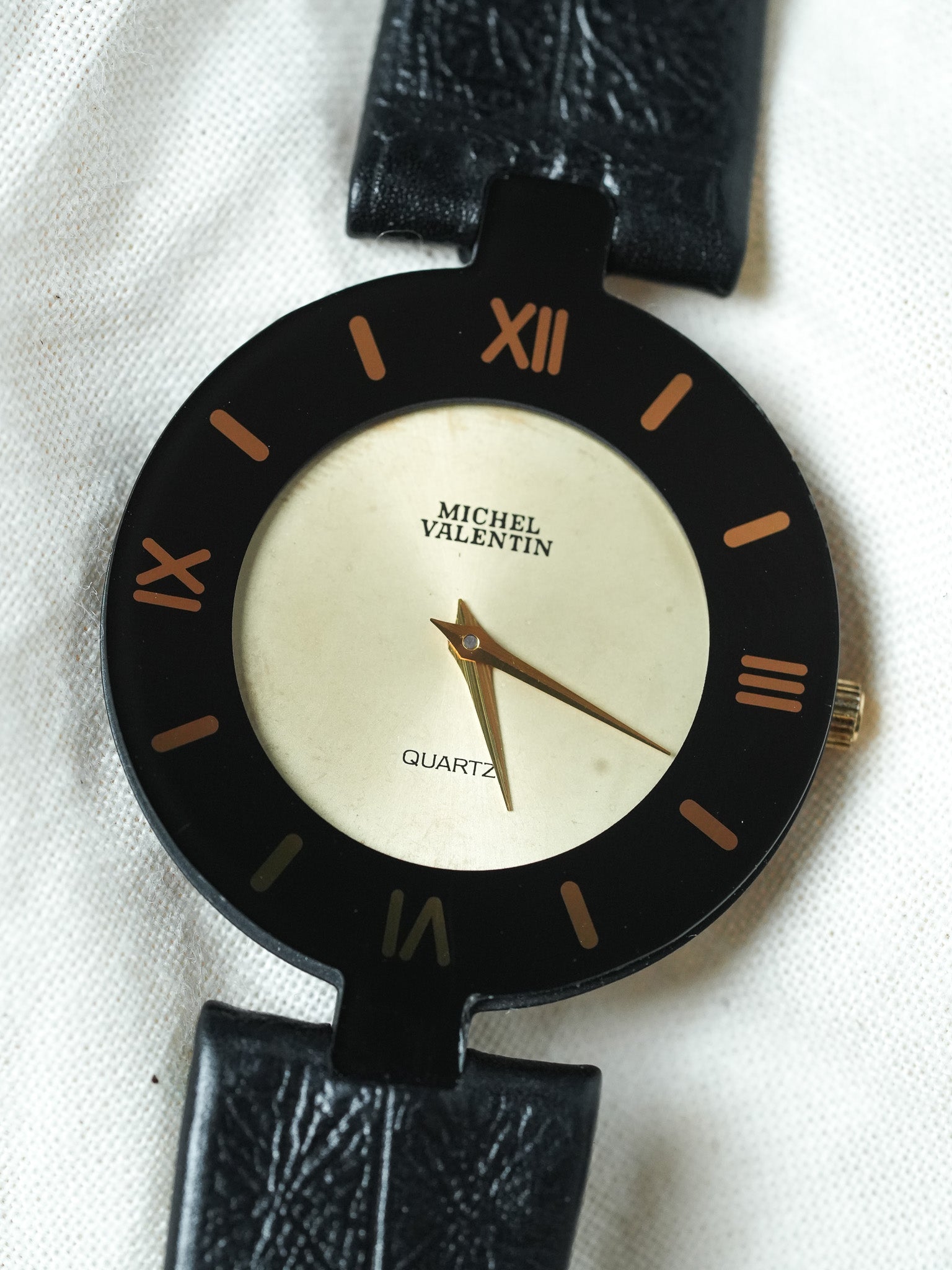 Michel Valentin - Ultra plate Rond Noir Lunette Noir Or - NOS - 1990s - Atelier Victor - Vintage  Shop