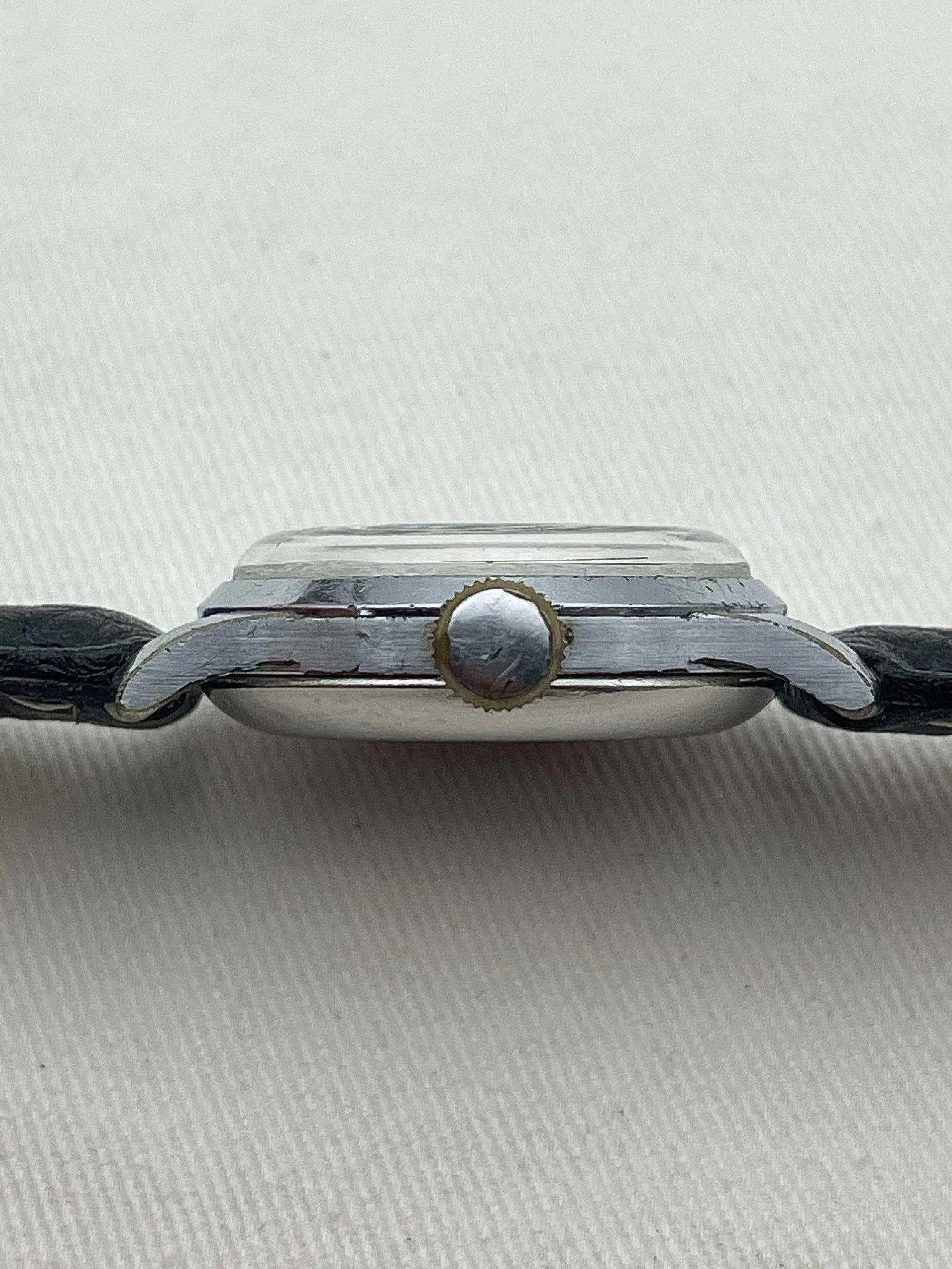 Mockba - Miltaire Index - 1950 - Atelier Victor Paris - Vintage Watch Shop Dubai