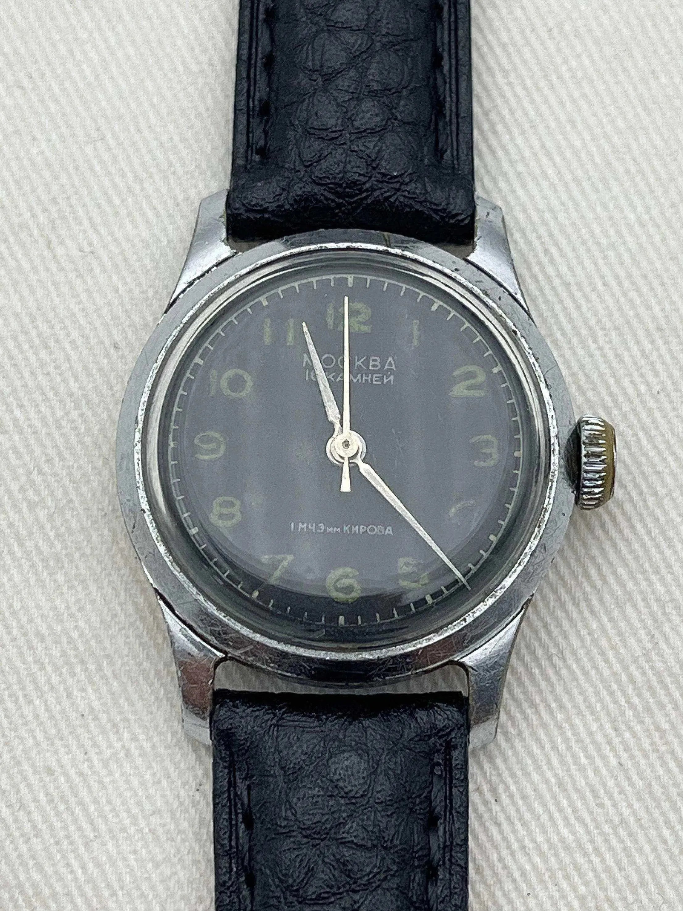 Mockba - Miltaire Index - 1950 - Atelier Victor Paris - Vintage Watch Shop Dubai