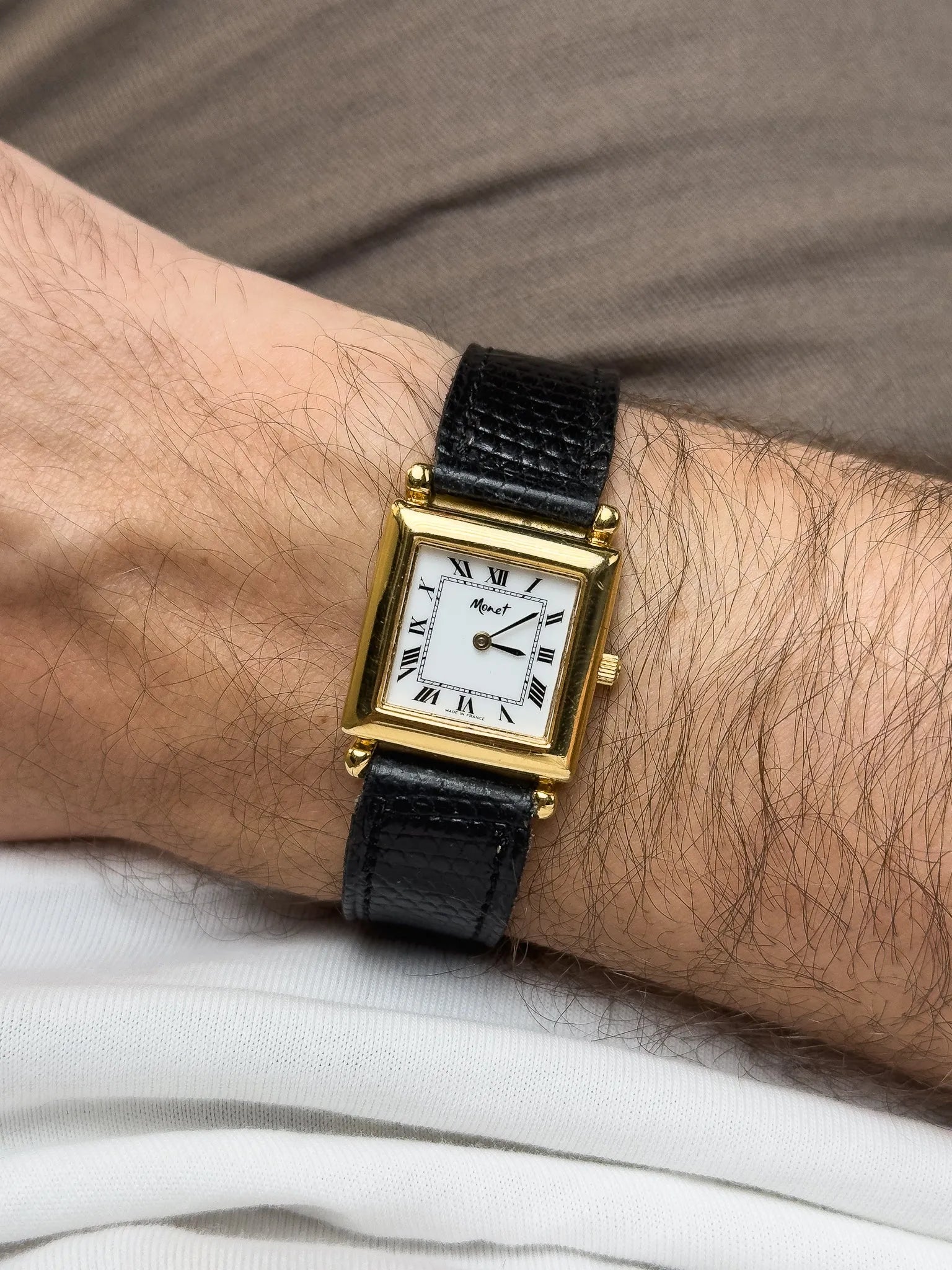 Monet - Tank Style "Obus" Chiffre Romain Quartz - 2000s - Atelier Victor