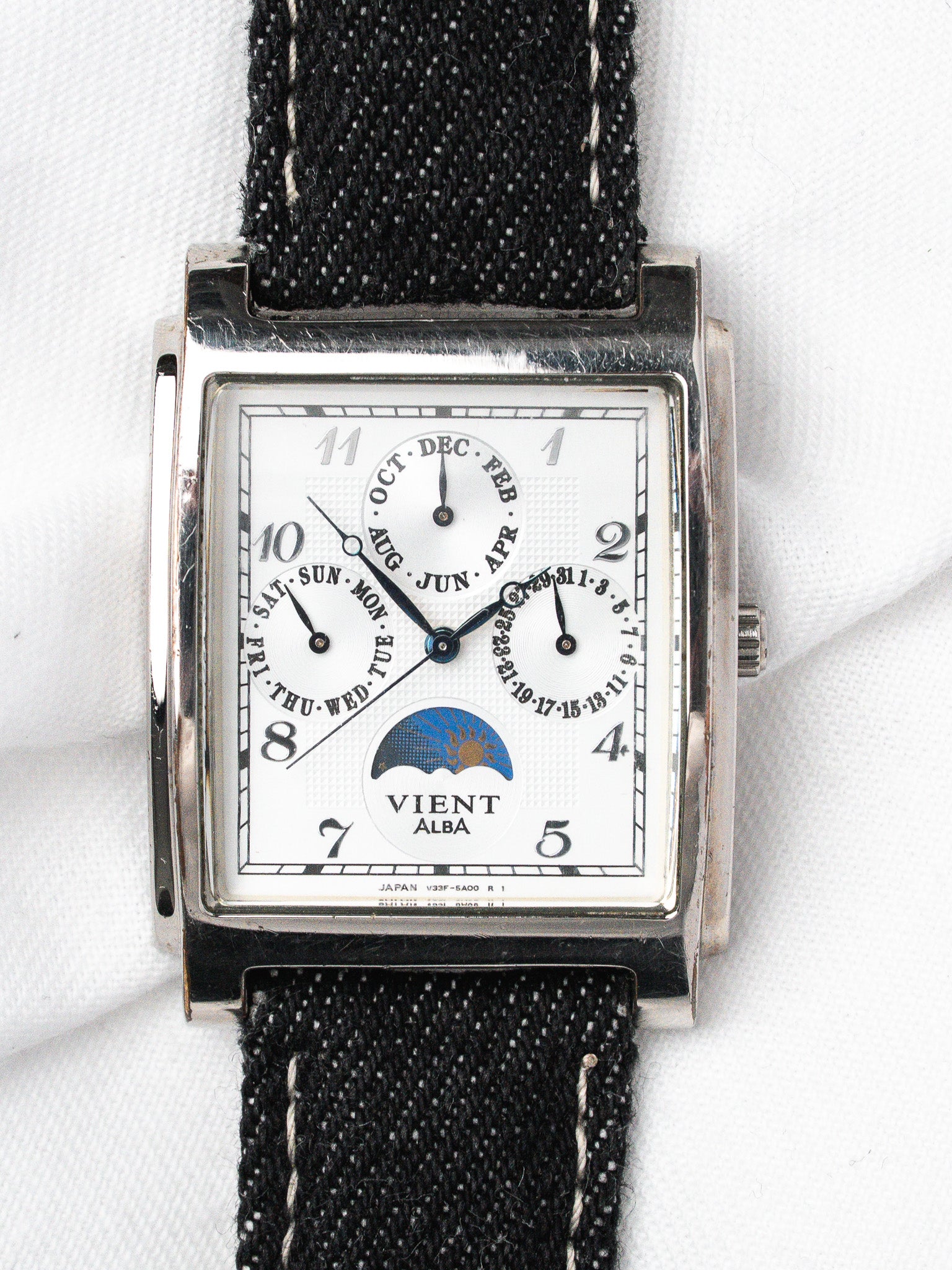 VIENT ALBA カレンダー機能付き腕時計 Vintage Alba Vient (Seiko) — Triple Calendar Moon Phase Steel