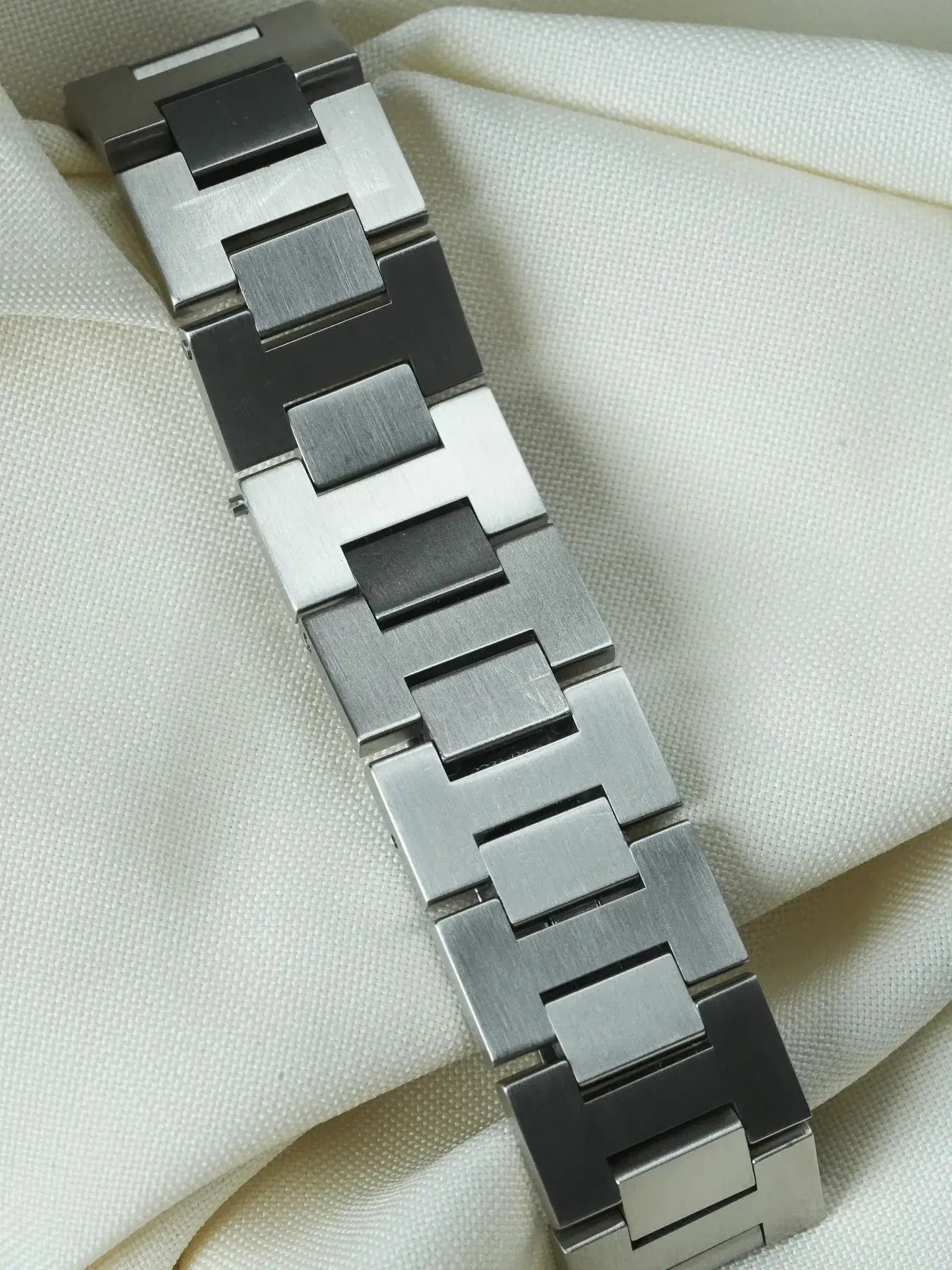 Cartier - Pasha GMT 35mm Cadran Argent Top condition - 2000s - Atelier Victor