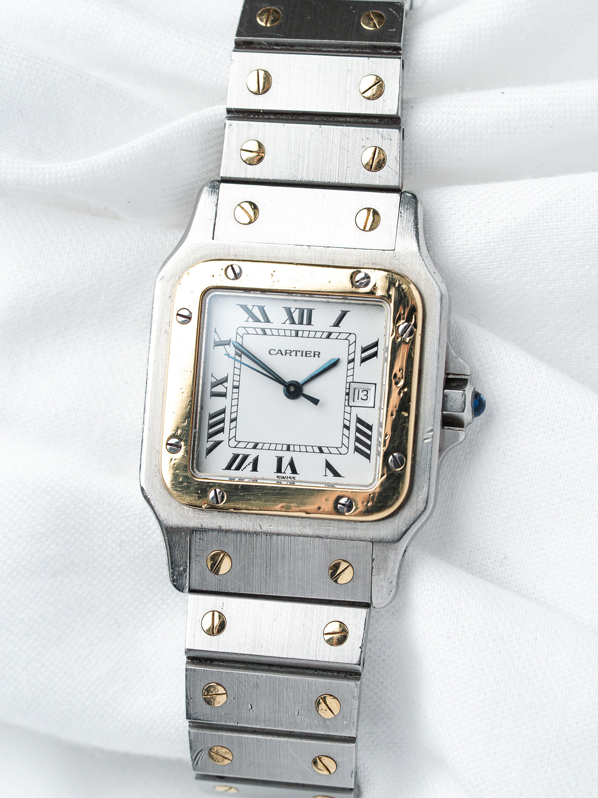 Montre complète vue de trois quarts - Montre Cartier Santos Carrée 2961 Vintage - Atelier Victor