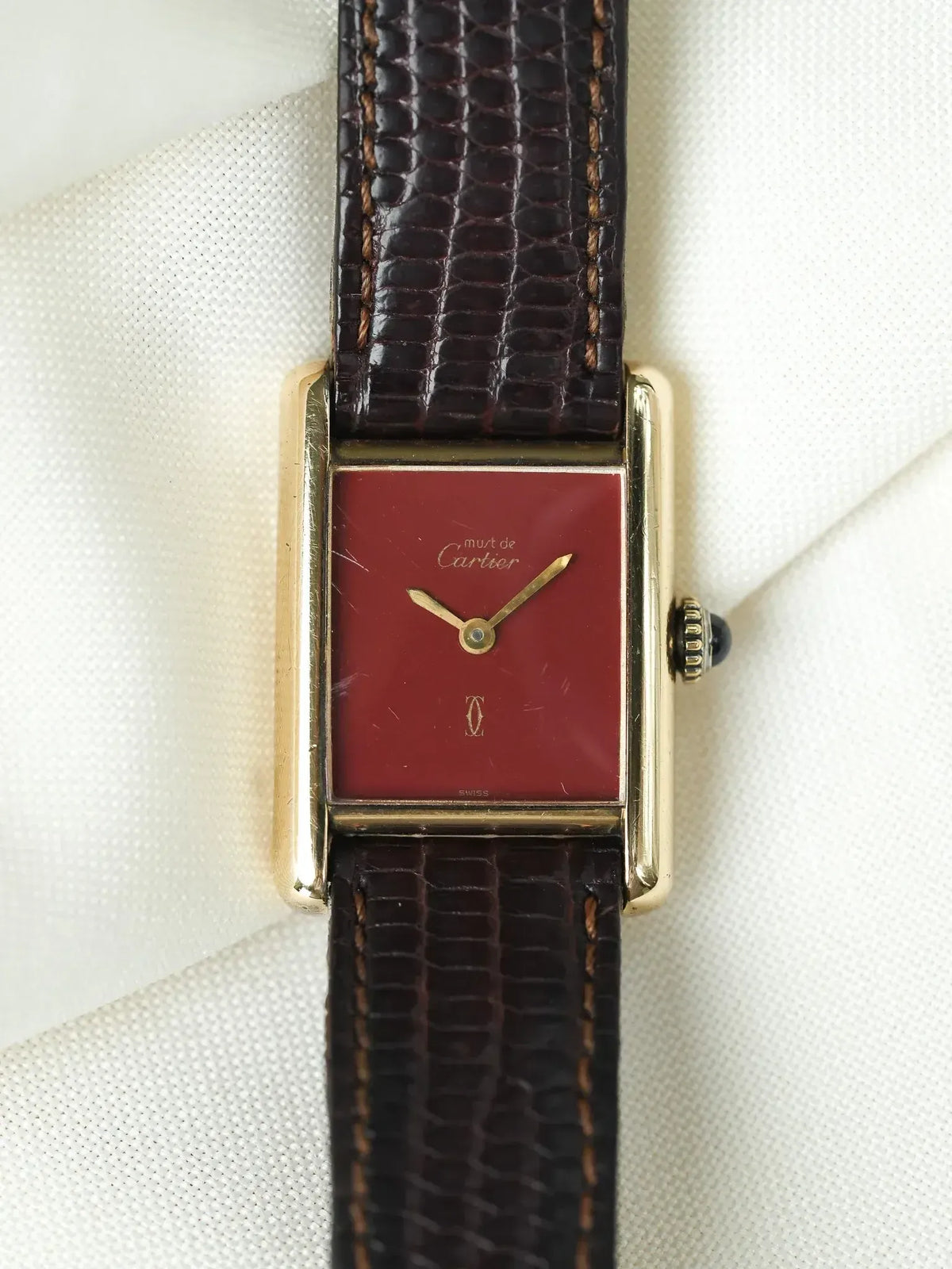 Montre Cartier Tank Must SM Vermeil (Années 1980) – Cadran Rouge & Méc