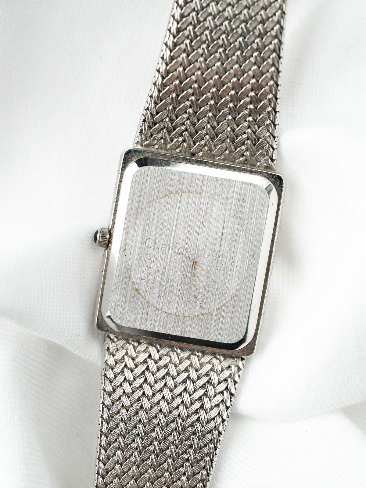 Attacco del bracciale integrato alla cassa - Charles Vögele CV-7357 Orologio - Atelier Victor