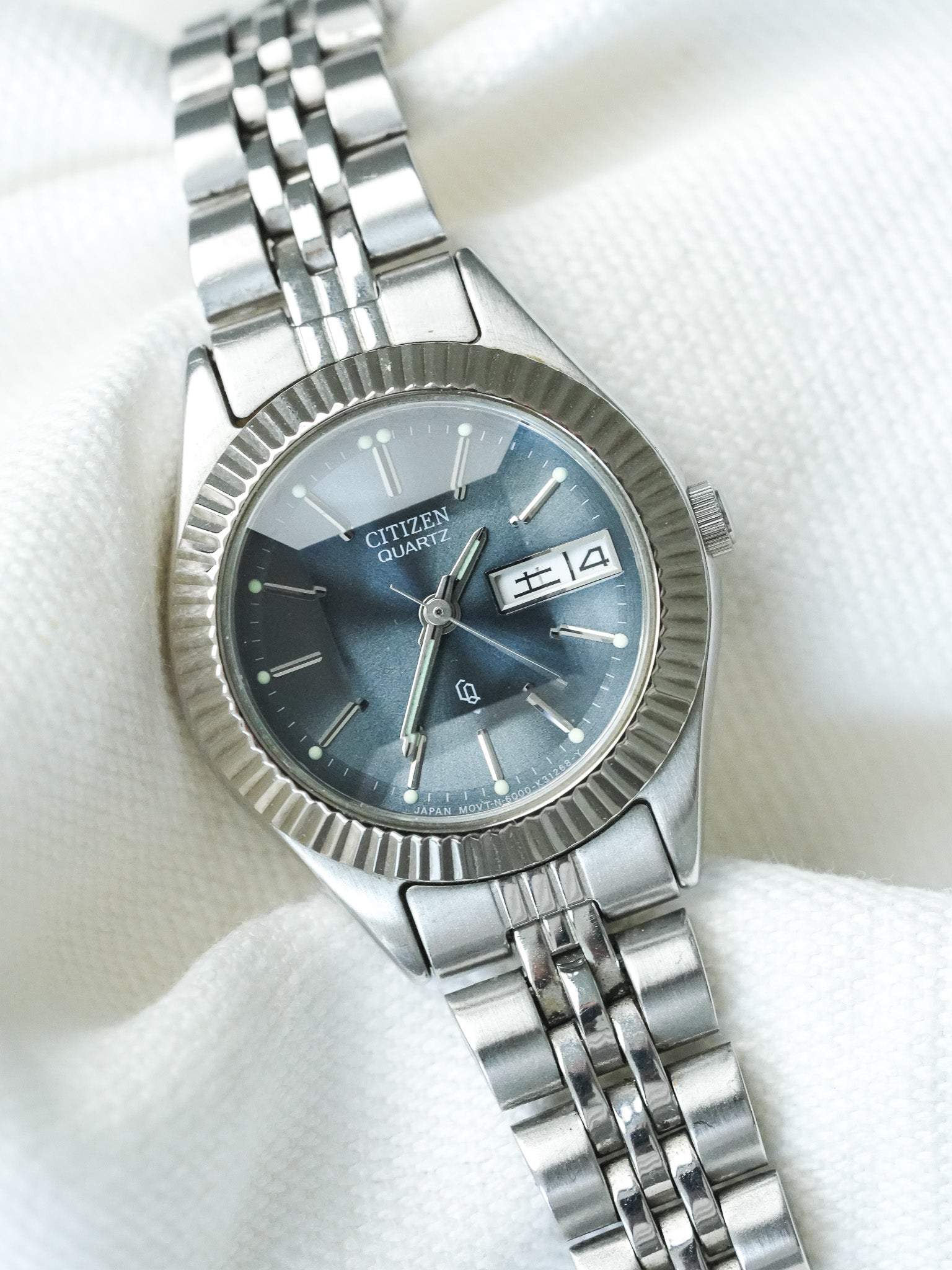 Orologio Citizen Daydate Facette 6000-K09338 in acciaio 26 mm 1980 vintage 