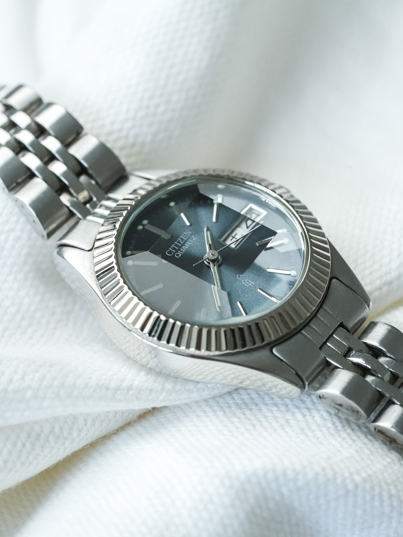 Orologio Citizen Daydate Facette 6000-K09338 in acciaio 26 mm 1980 vintage 