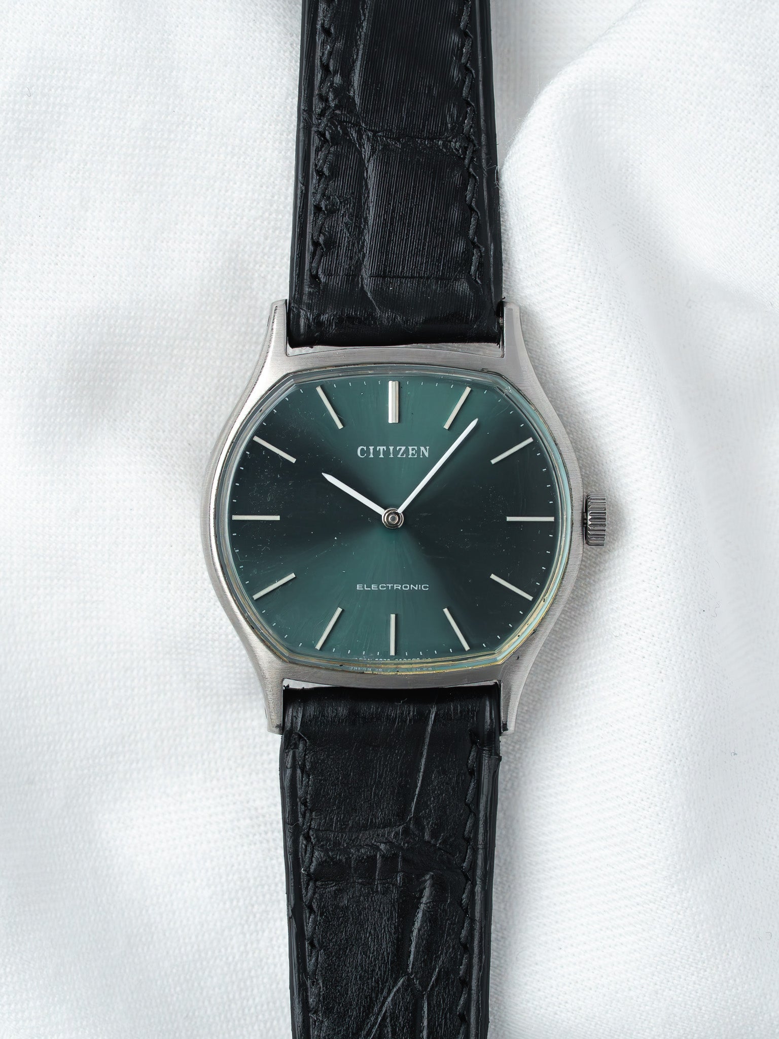 Montre Citizen Electronic 4-350405.S Acier — Coussin Vert (1970s)