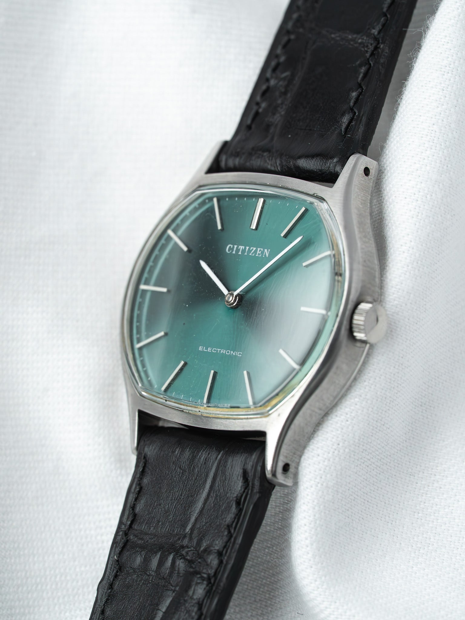 Montre Citizen Electronic 4-350405.S Acier — Coussin Vert (1970s)