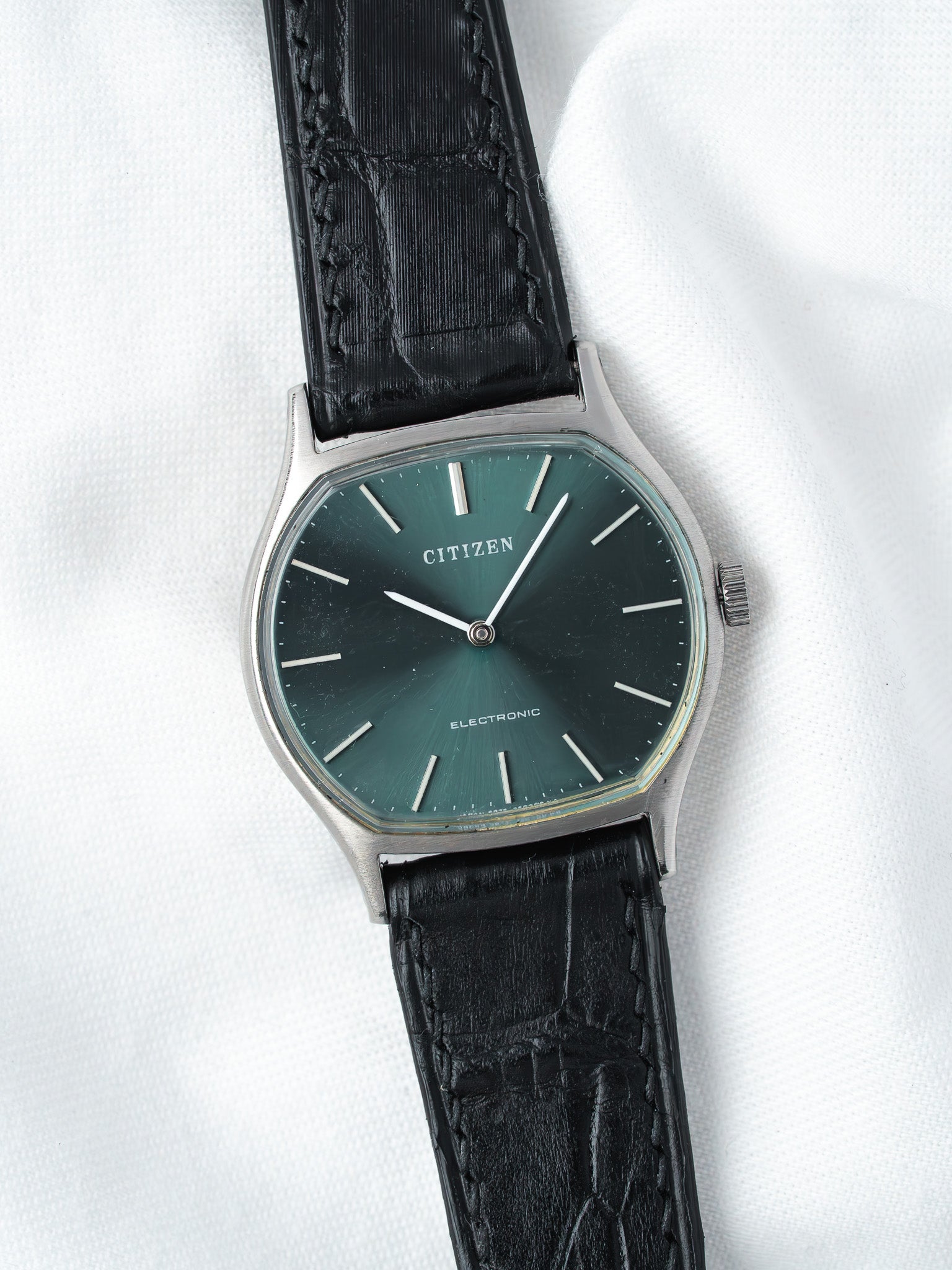 Montre Citizen Electronic 4-350405.S Acier — Coussin Vert (1970s)