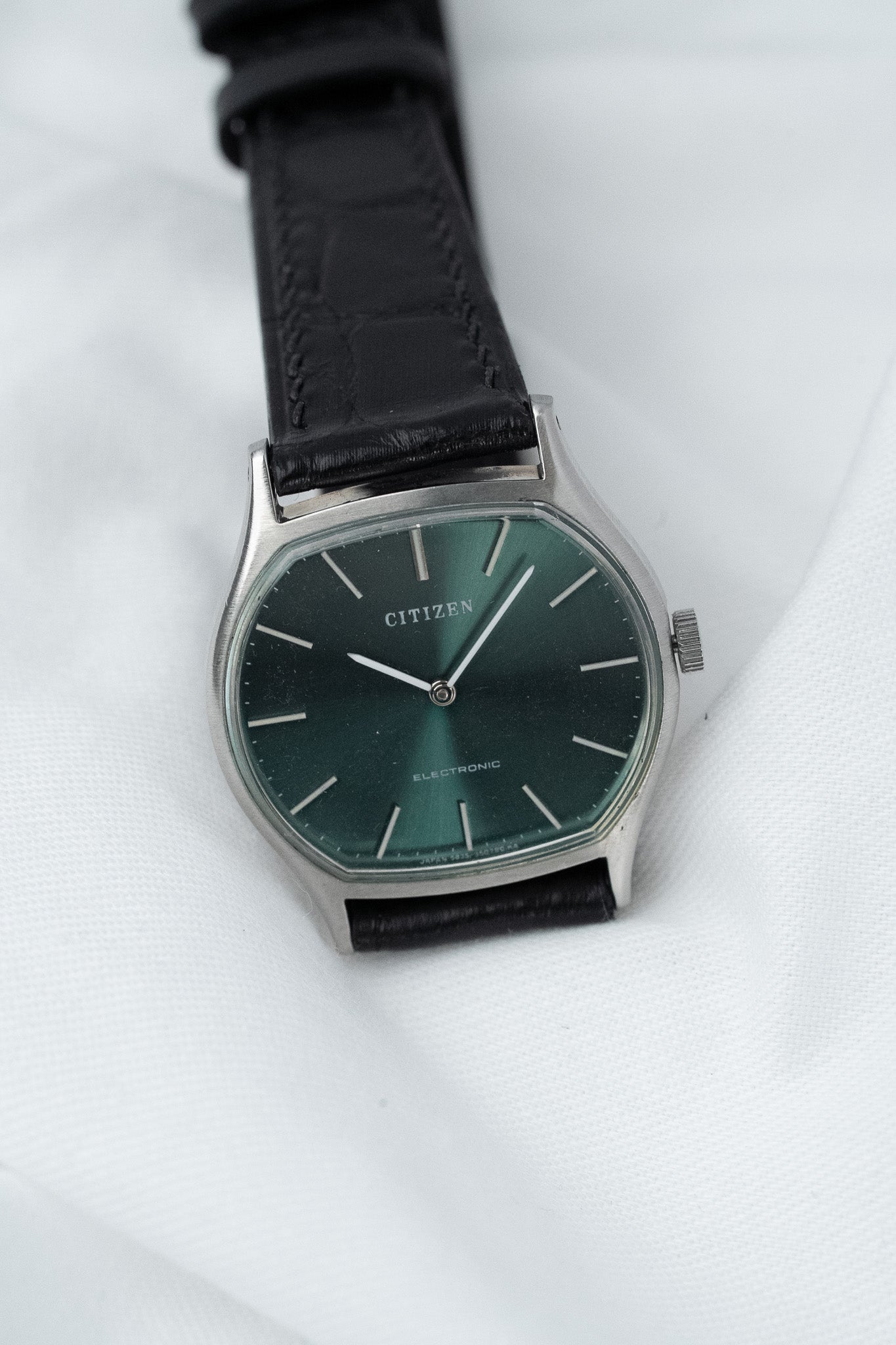 Montre Citizen Electronic 4-350405.S Acier — Coussin Vert (1970s)