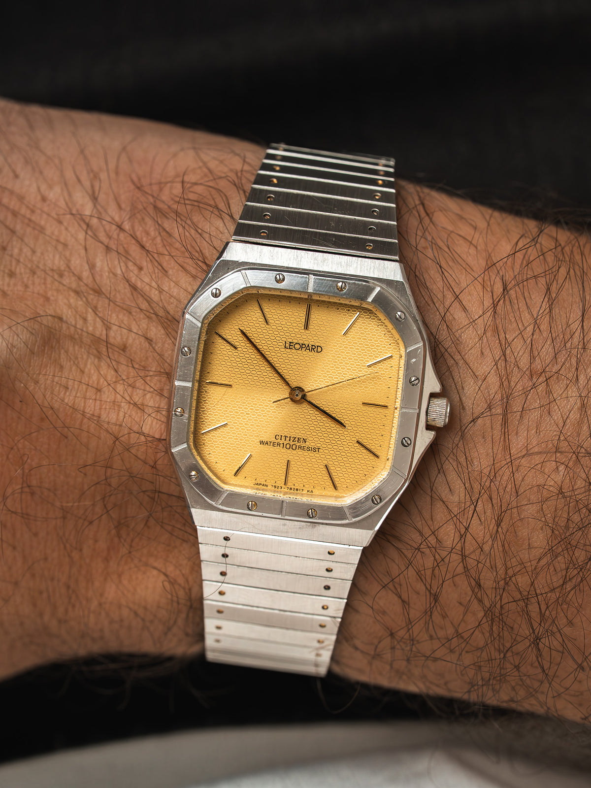Vista frontal, esfera champán - Reloj Citizen Leopard 7933 - Atelier Victor
