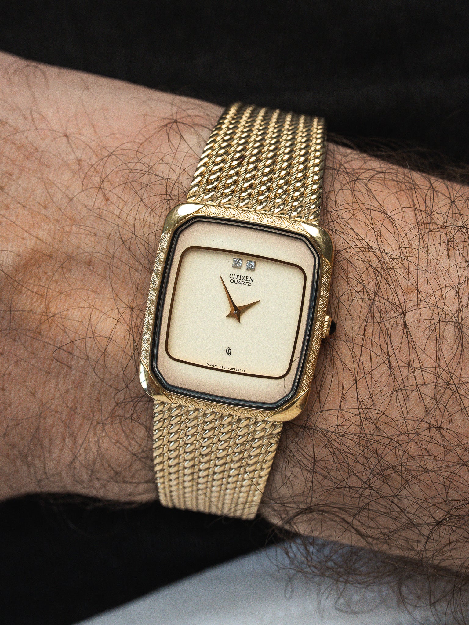 Orologio Citizen Vintage - TV oro maglia cabochon nera (1983) 