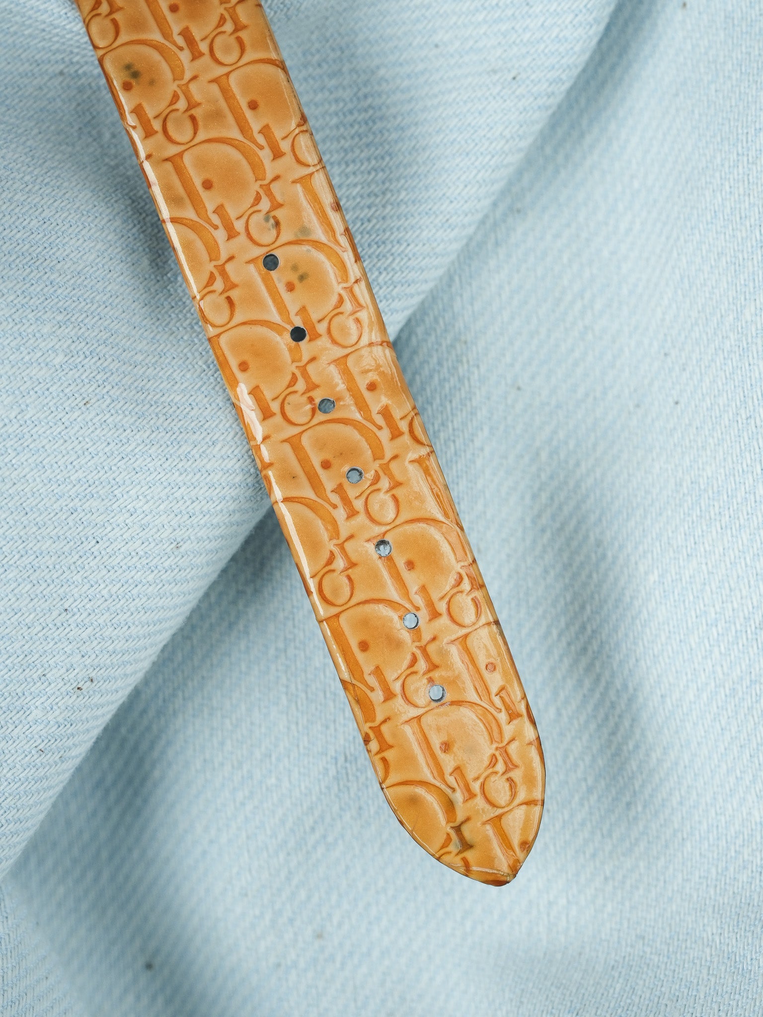 Montre Dior Vintage - Tank Nacre Bracelet CD Jaune (Années 2000) - Atelier Victor