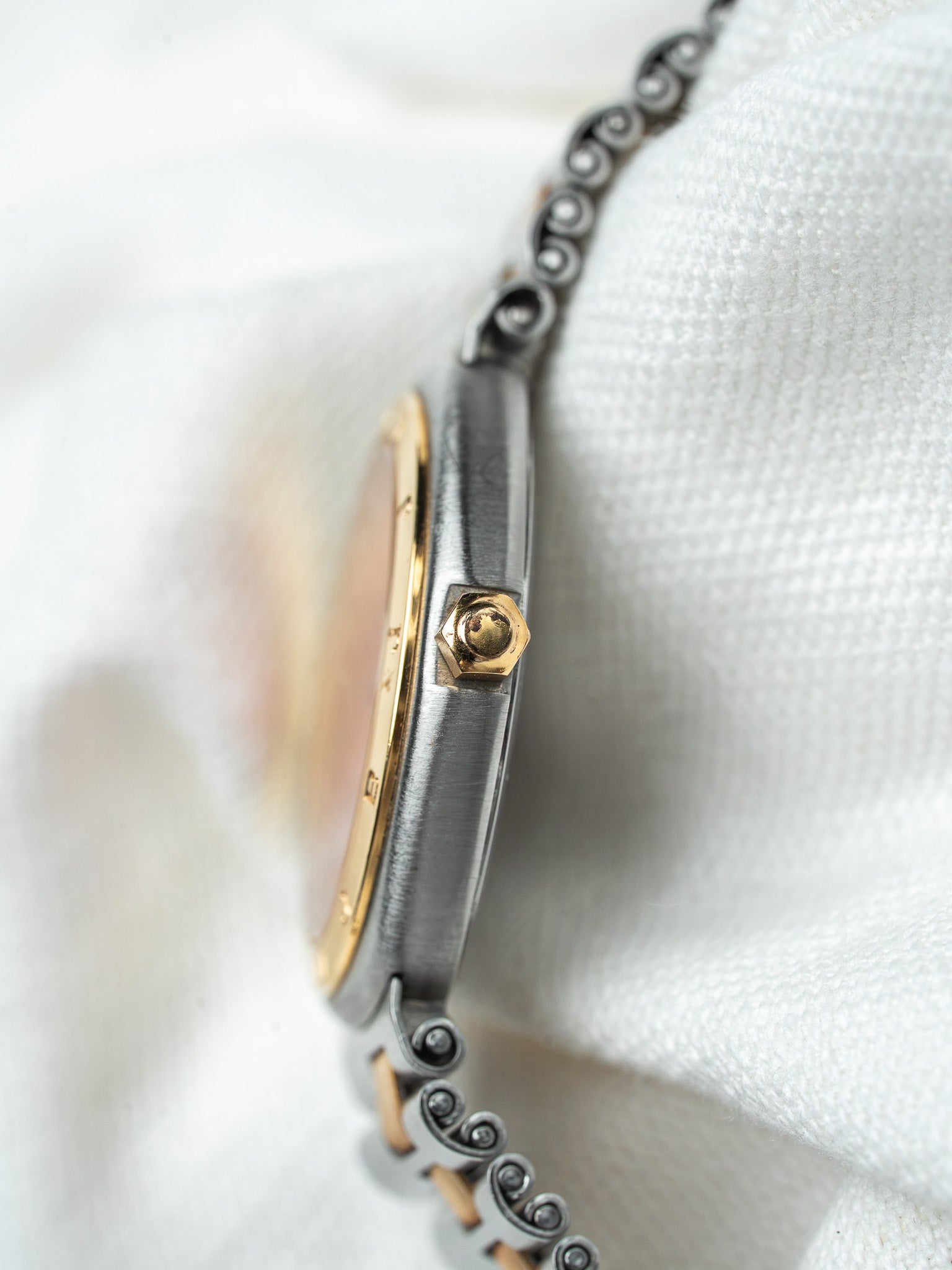Formula by Cartier 双色腕表 — 红色表盘 (1980s) 