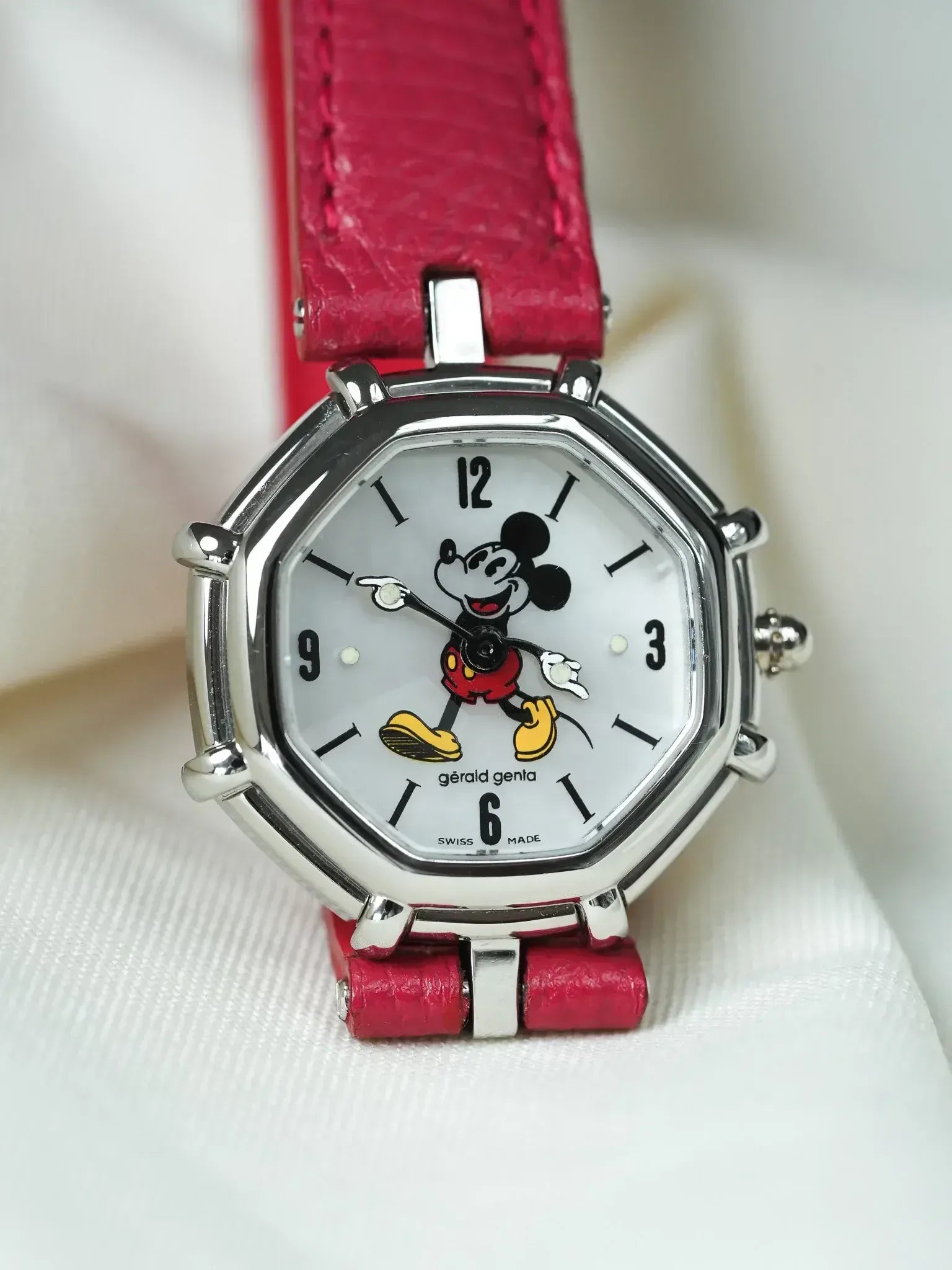 Gerald Genta - Mickey Mouse Disney 27mm Nacre Facetté - 1990s - Atelier Victor