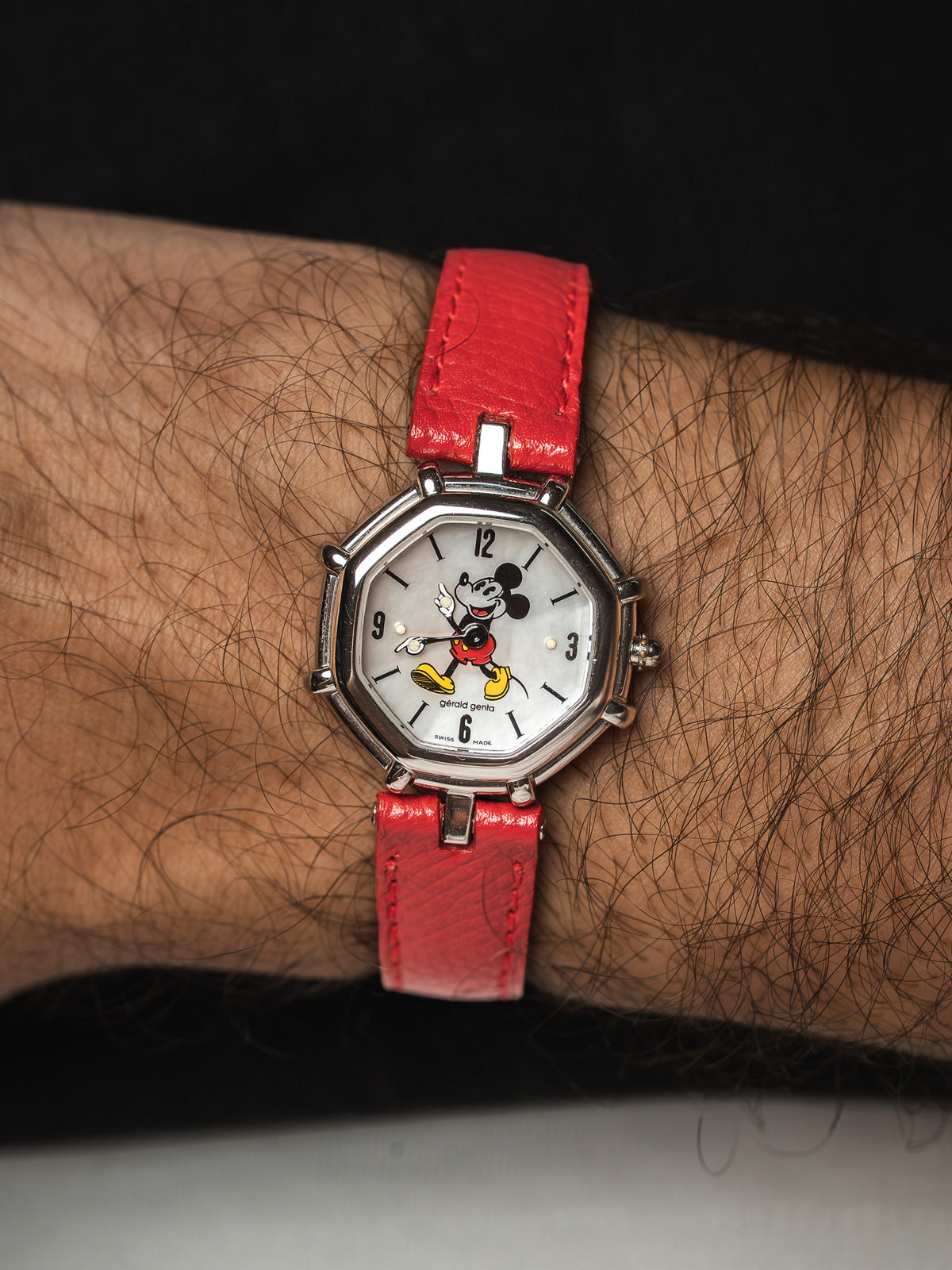 Portée au poignet - Montre Gérald Genta Mickey G.3491.7 Vintage - Atelier Victor
