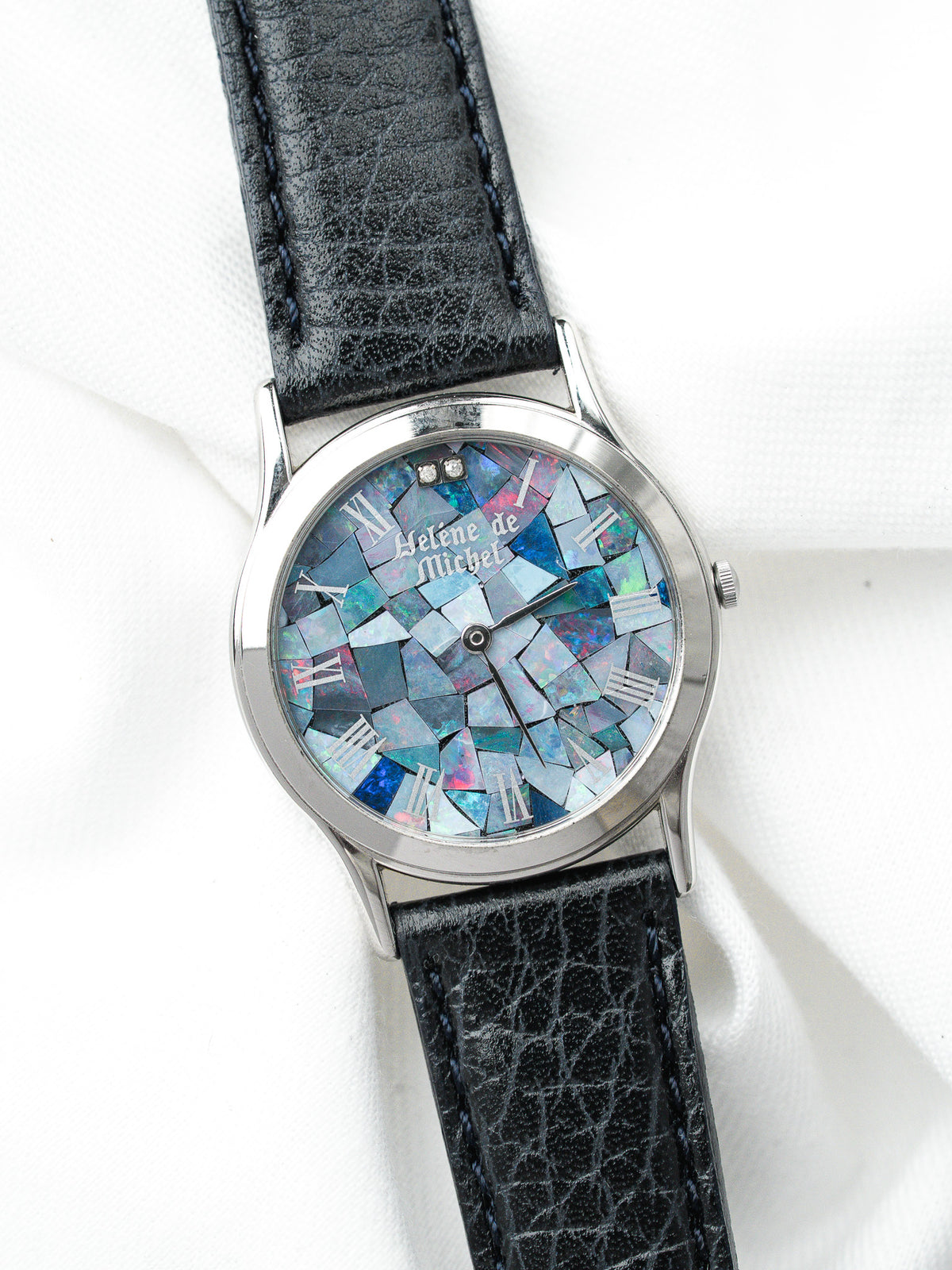 Montre Hélène de Michel au cadran mosaïque bleu et bracelet cuir noir