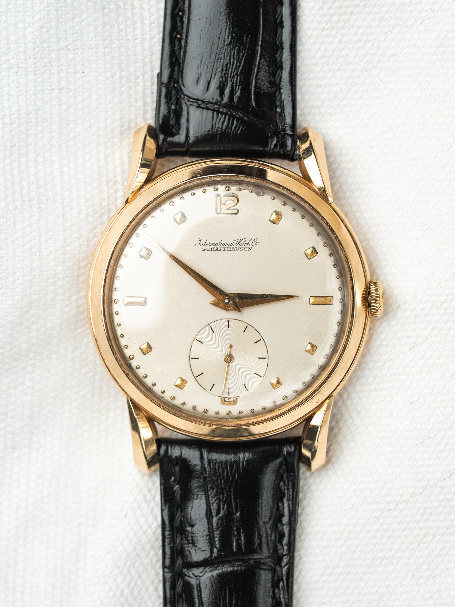 Montre IWC Schaffhausen Calatrava Vintage - Or Jaune 18k 36mm (1946-1948) - Atelier Victor