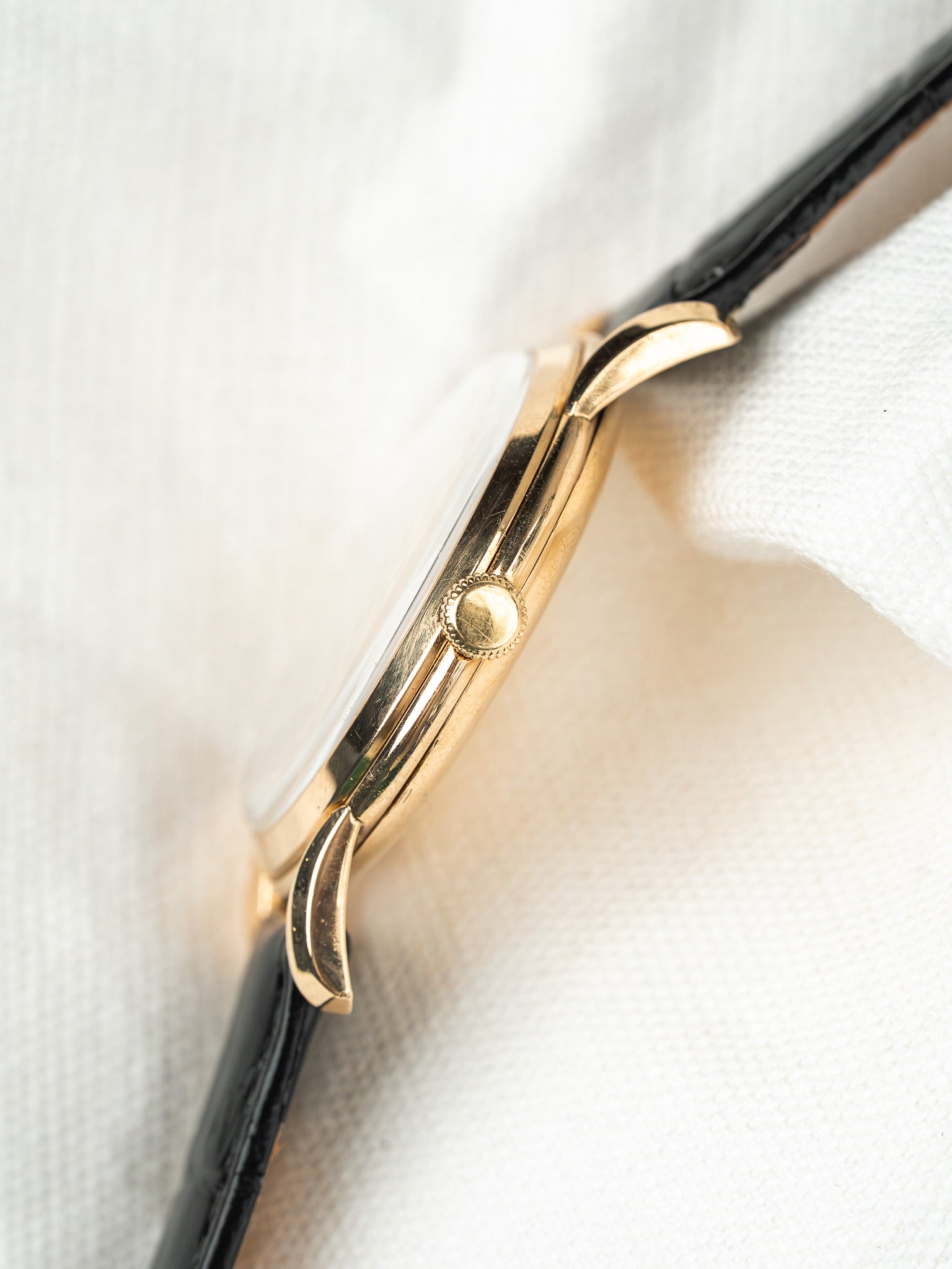 Montre IWC Schaffhausen Calatrava Vintage - Or Jaune 18k 36mm (1946-1948) - Atelier Victor