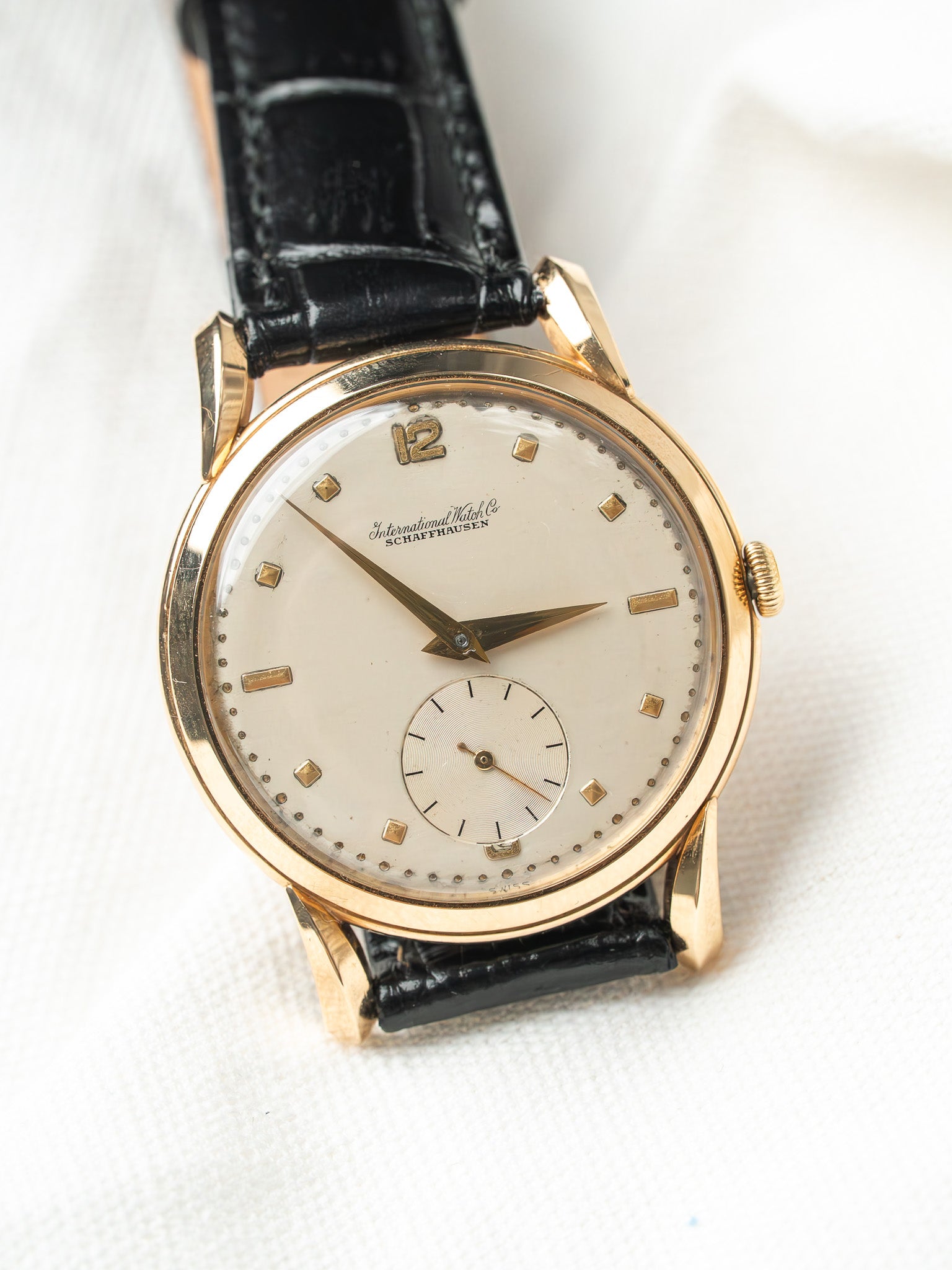 Montre IWC Schaffhausen Calatrava Vintage - Or Jaune 18k 36mm (1946-1948) - Atelier Victor