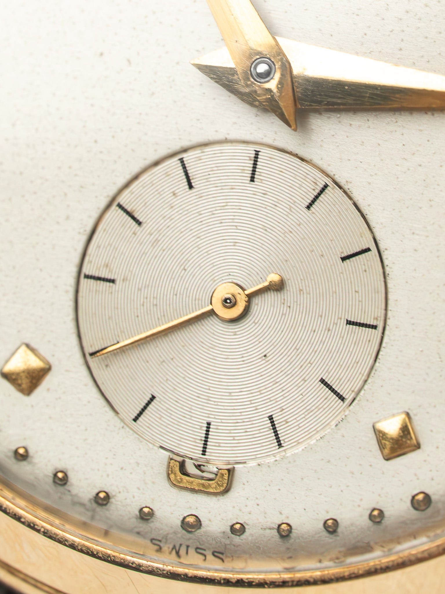 Montre IWC Schaffhausen Calatrava Vintage - Or Jaune 18k 36mm (1946-1948) - Atelier Victor