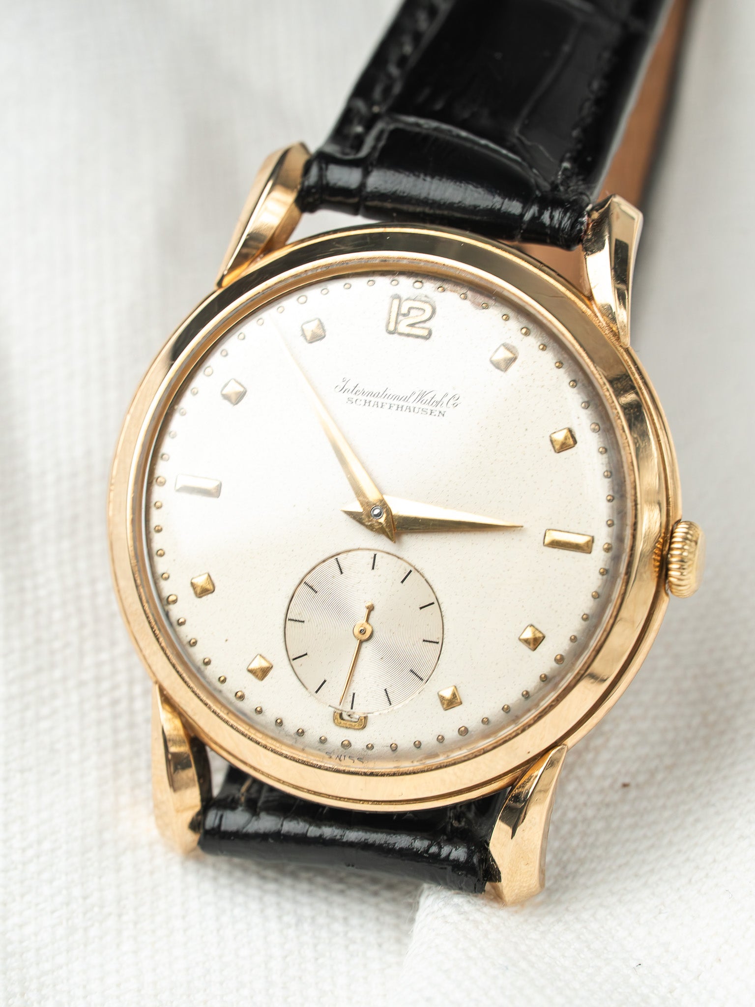 Montre IWC Schaffhausen Calatrava Vintage - Or Jaune 18k 36mm (1946-1948) - Atelier Victor
