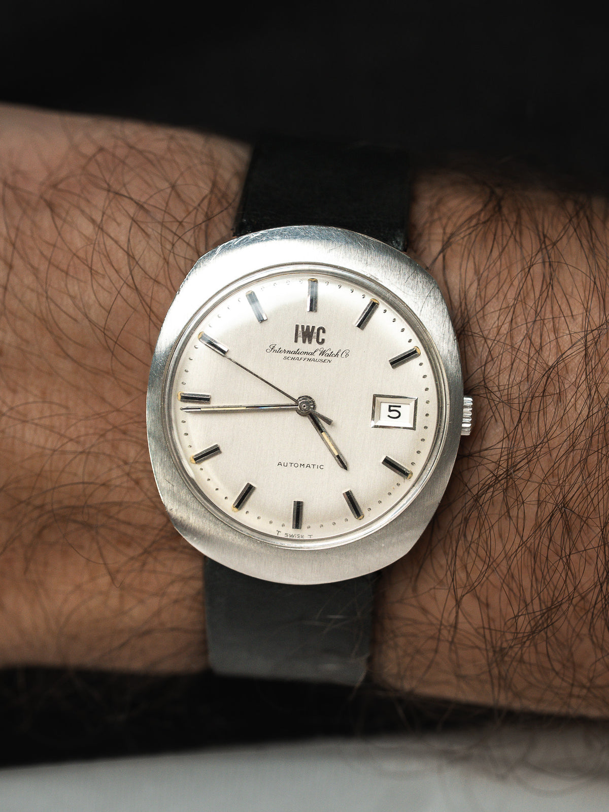 Portée au poignet - Montre IWC R815A Vintage - Atelier Victor
