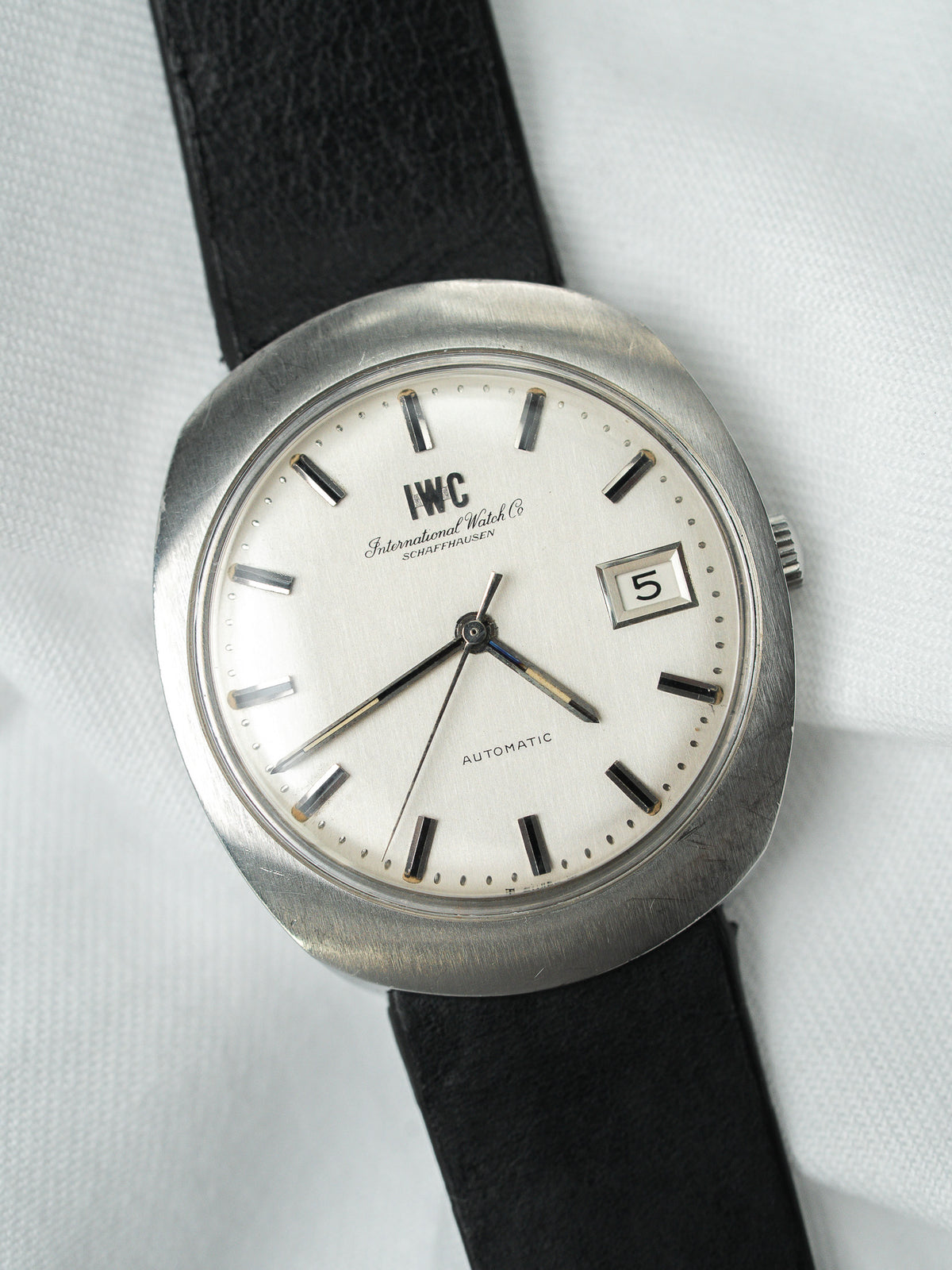 Vista frontale, indici applicati - IWC R815A Vintage Watch - Atelier Victor