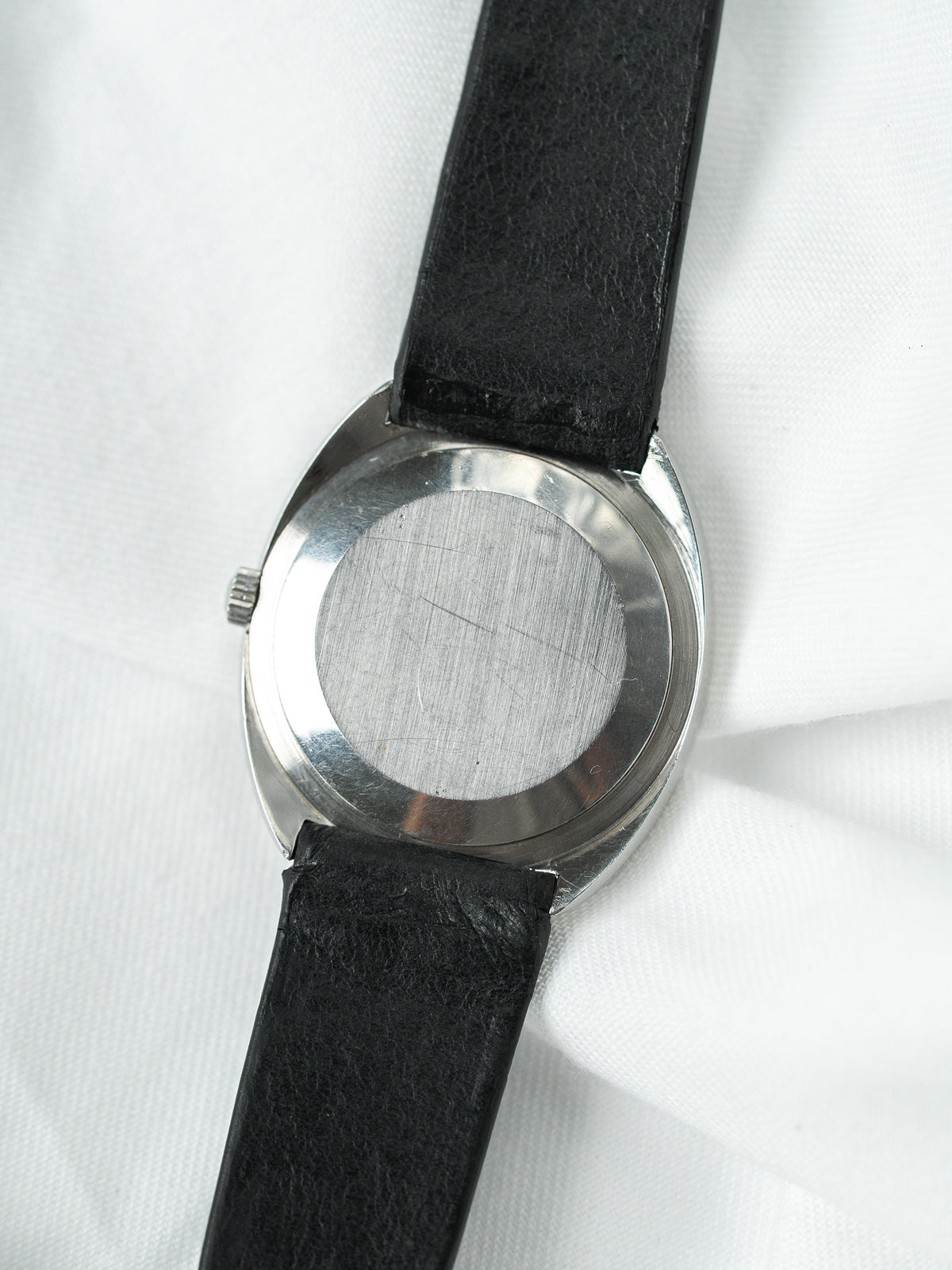 Retro della cassa monoblocco - IWC R815A Vintage Watch - Atelier Victor