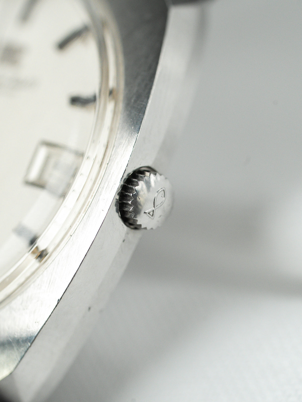 Corona in acciaio e carrure spazzolata - IWC R815A Vintage Watch - Atelier Victor