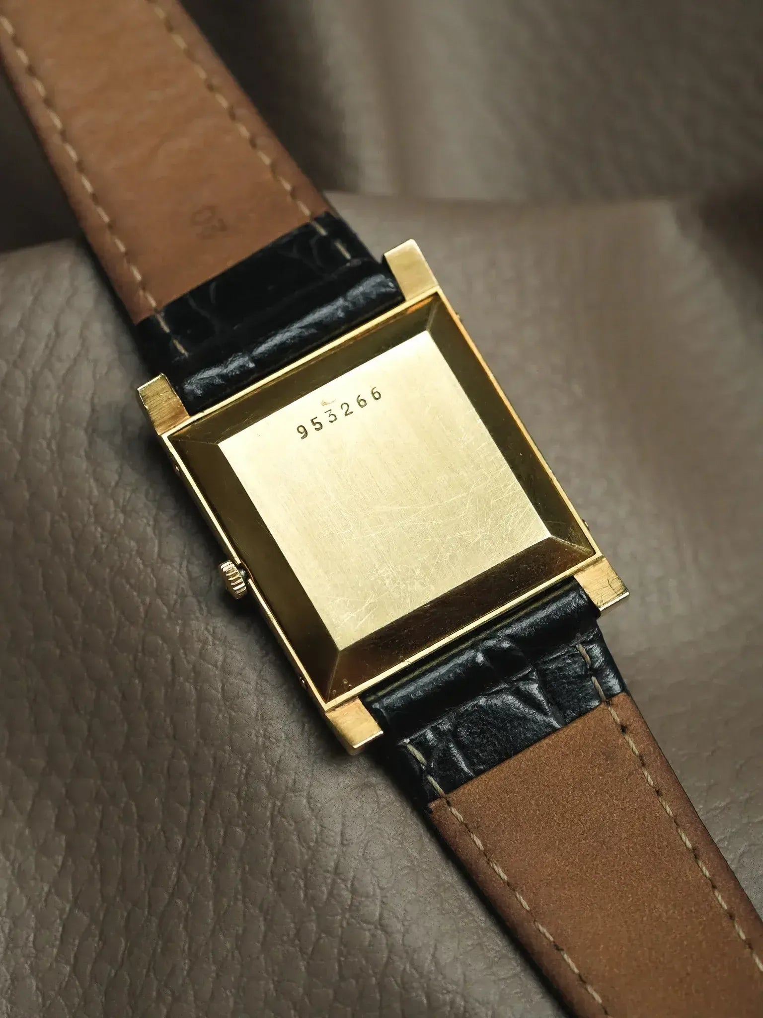 Montre Jaeger-LeCoultre Tank Vintage - 26mm Or 18K (1968) - Atelier Victor