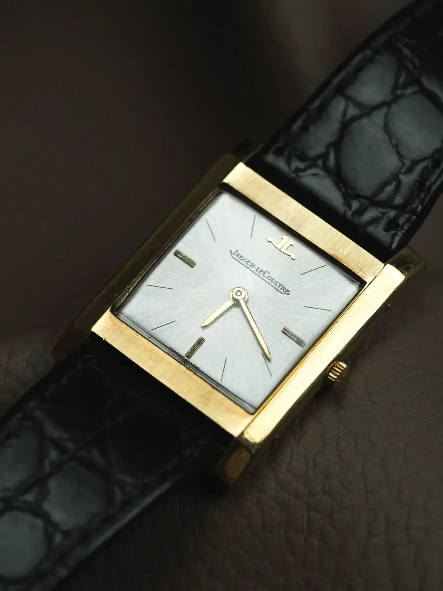 Montre Jaeger-LeCoultre Tank Vintage - 26mm Or 18K (1968) - Atelier Victor