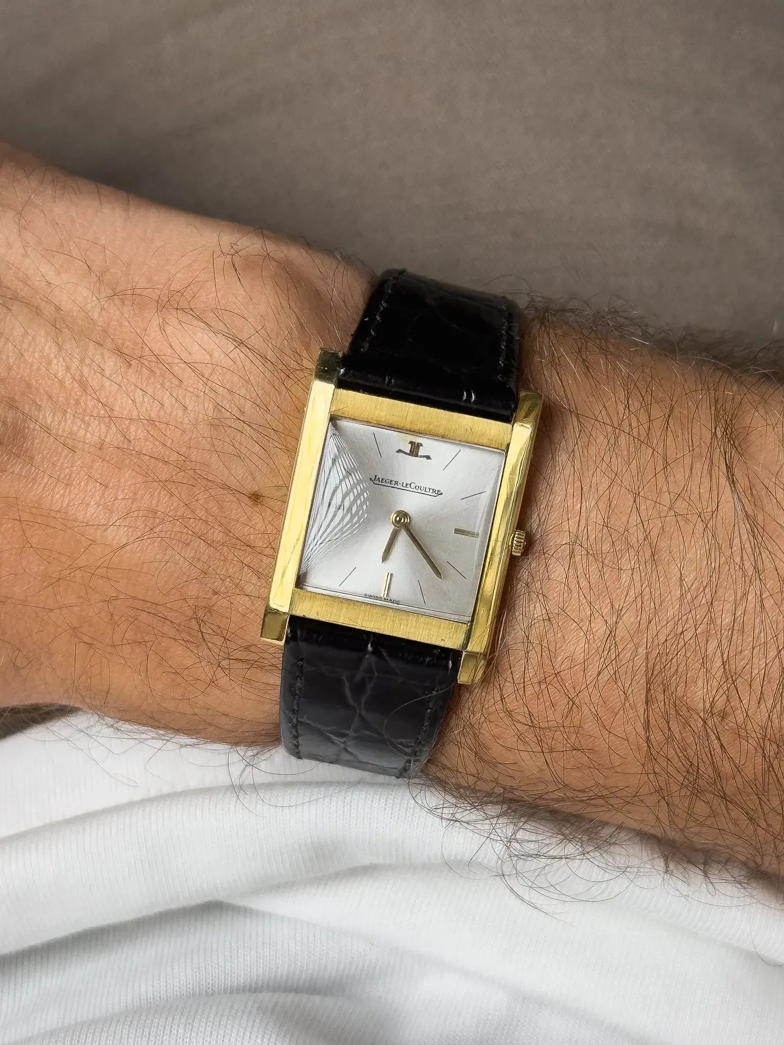 Montre Jaeger-LeCoultre Tank Vintage - 26mm Or 18K (1968) - Atelier Victor