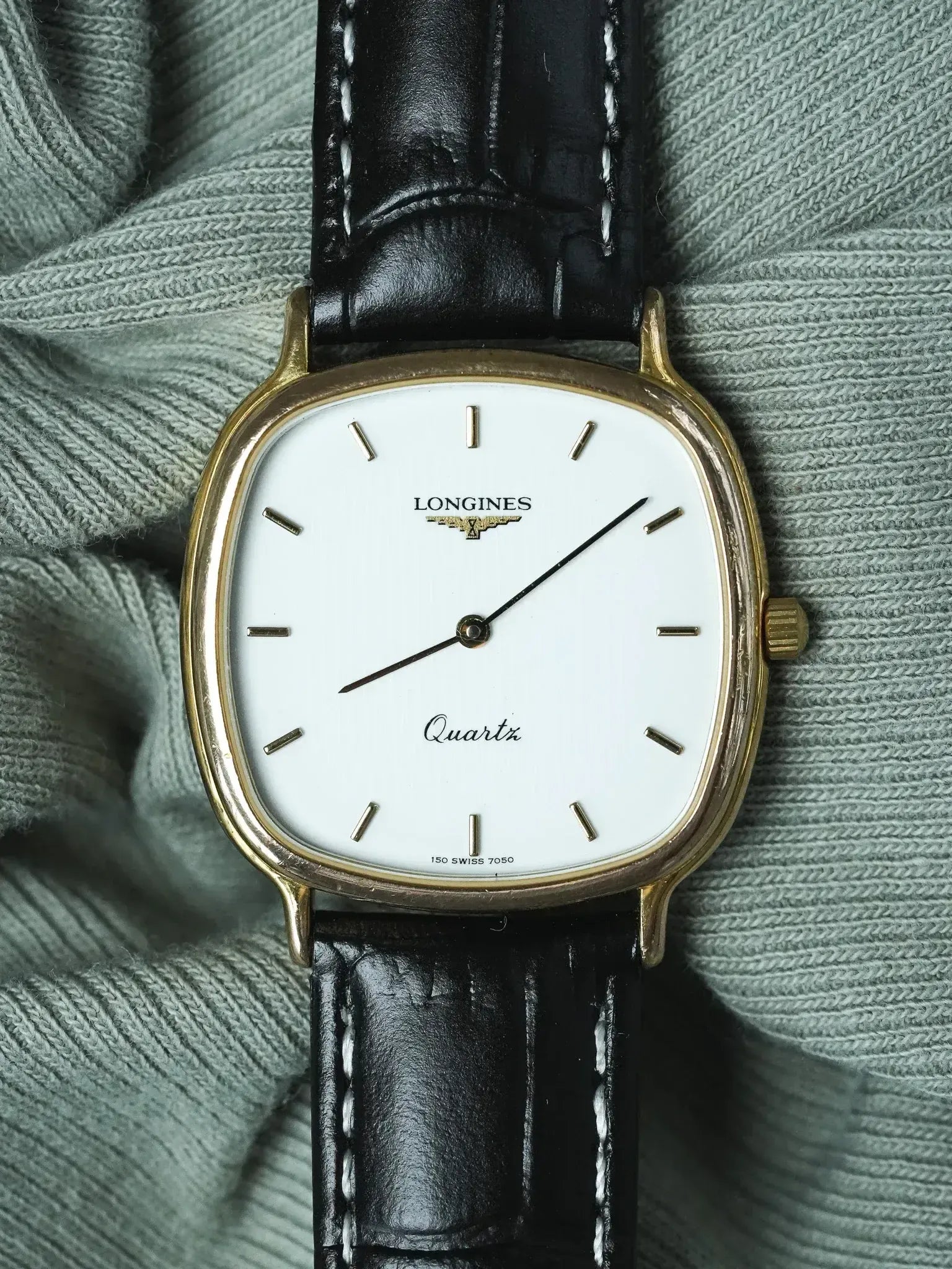 Montre Longines Vintage (1980s) - Tonneau Cadran Blanc Tapisse Plate plaqué or - Atelier Victor