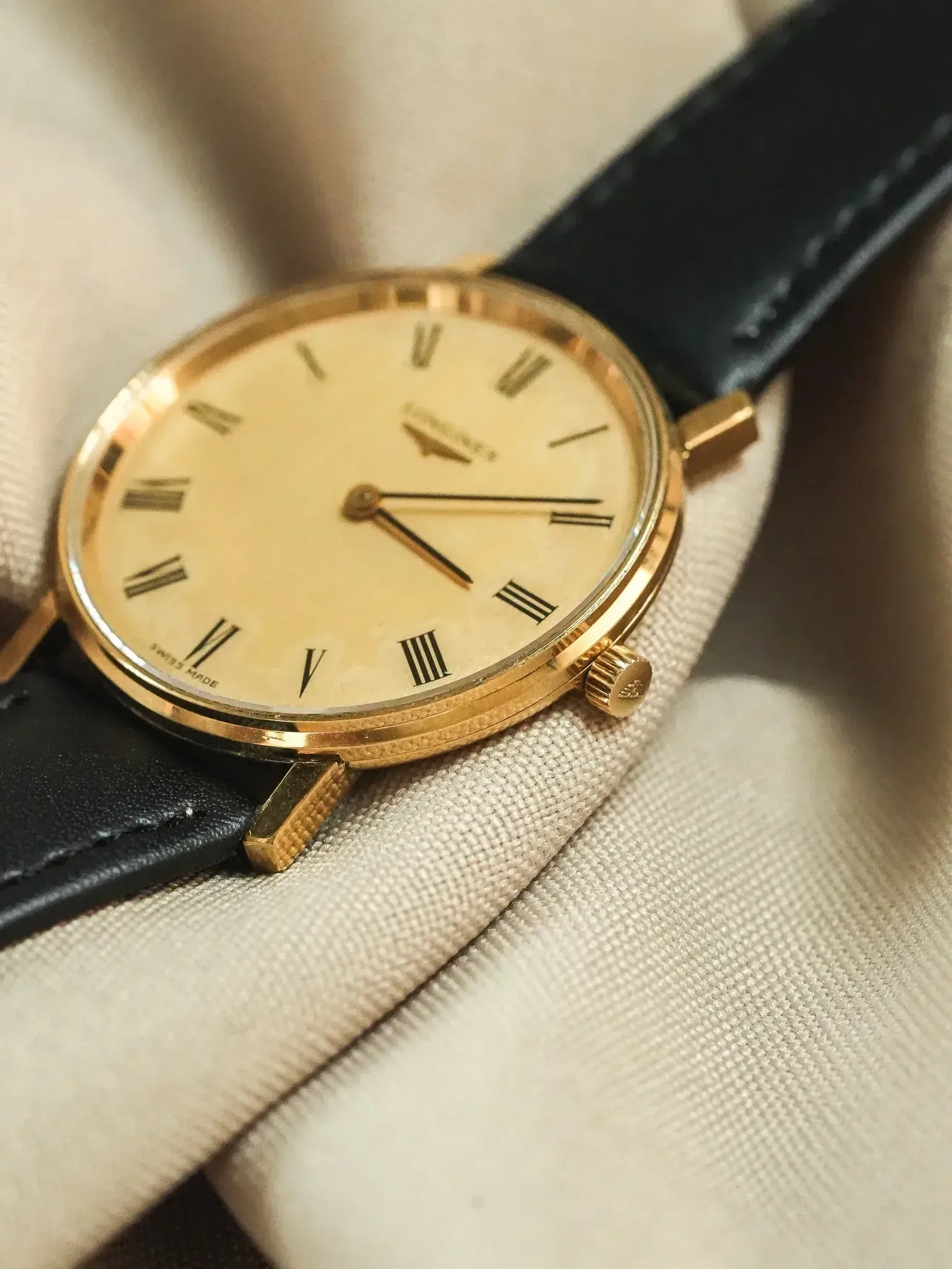 Montre Longines Vintage - 34mm Plaqué Or Chiffres Romains (1978) - Atelier Victor