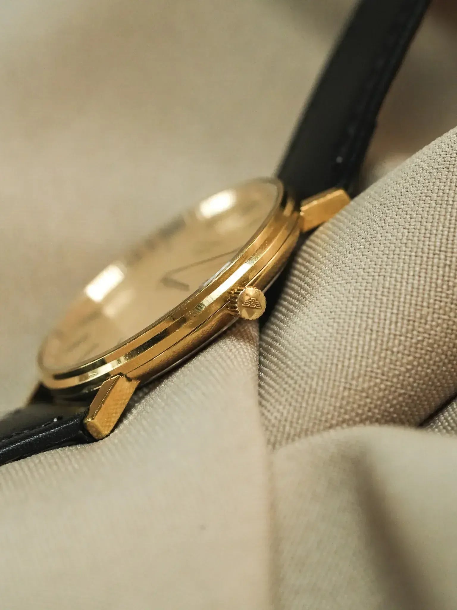 Montre Longines Vintage - 34mm Plaqué Or Chiffres Romains (1978) - Atelier Victor