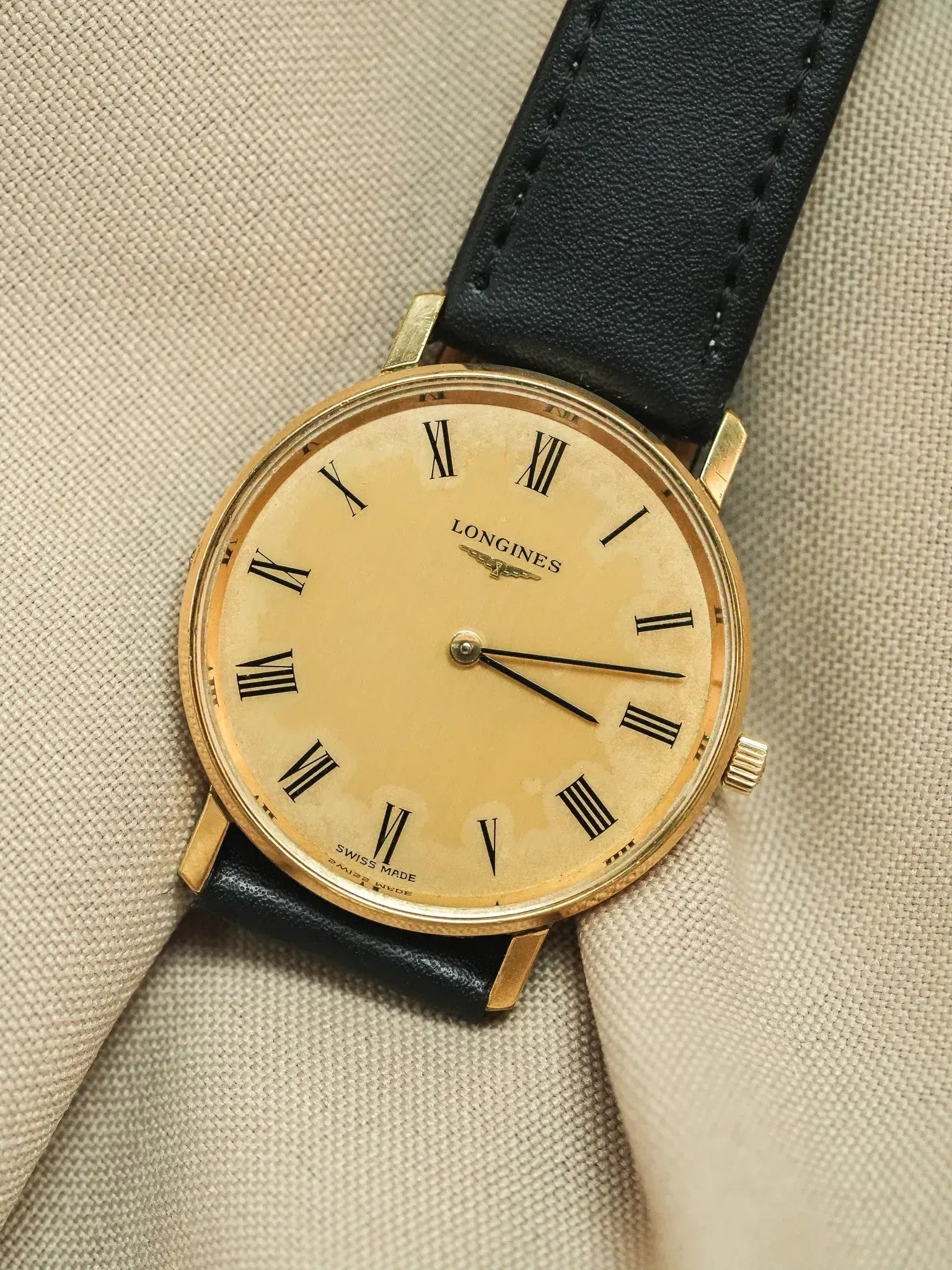 Montre Longines Vintage - 34mm Plaqué Or Chiffres Romains (1978) - Atelier Victor