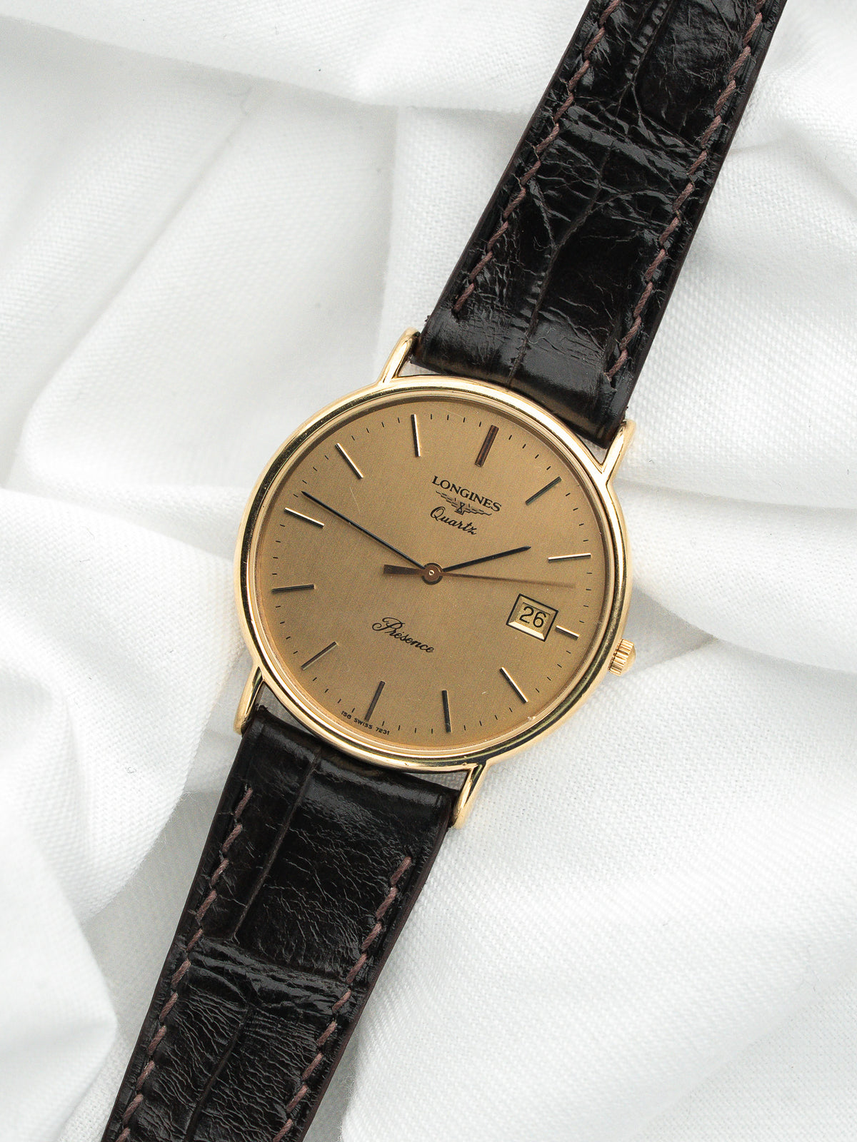 Vista di tre quarti - Orologio Longines Présence Vintage - Atelier Victor