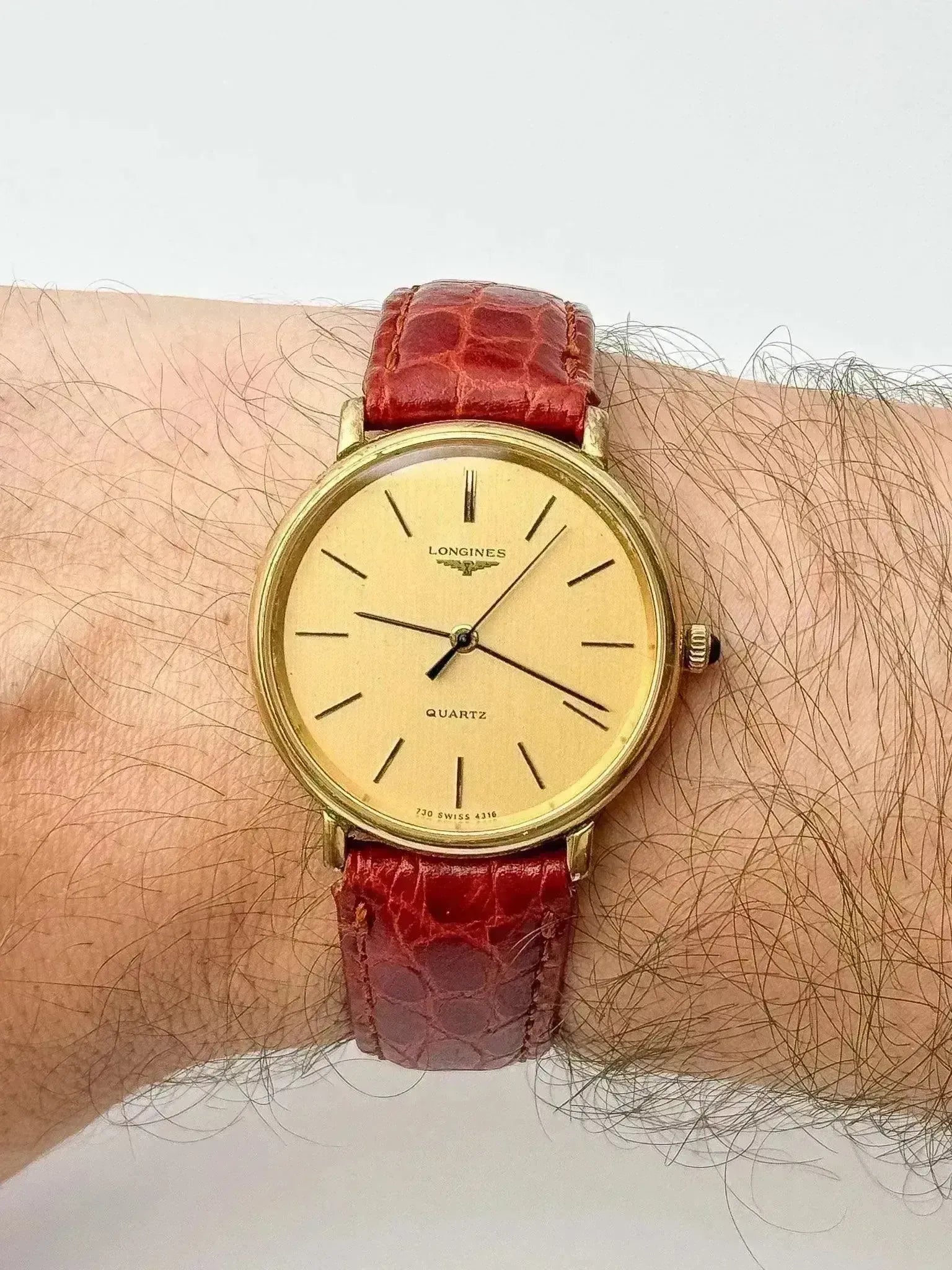 Montre Longines Vintage - Ronde Or Cabochon noir (Années 1970) - Atelier Victor