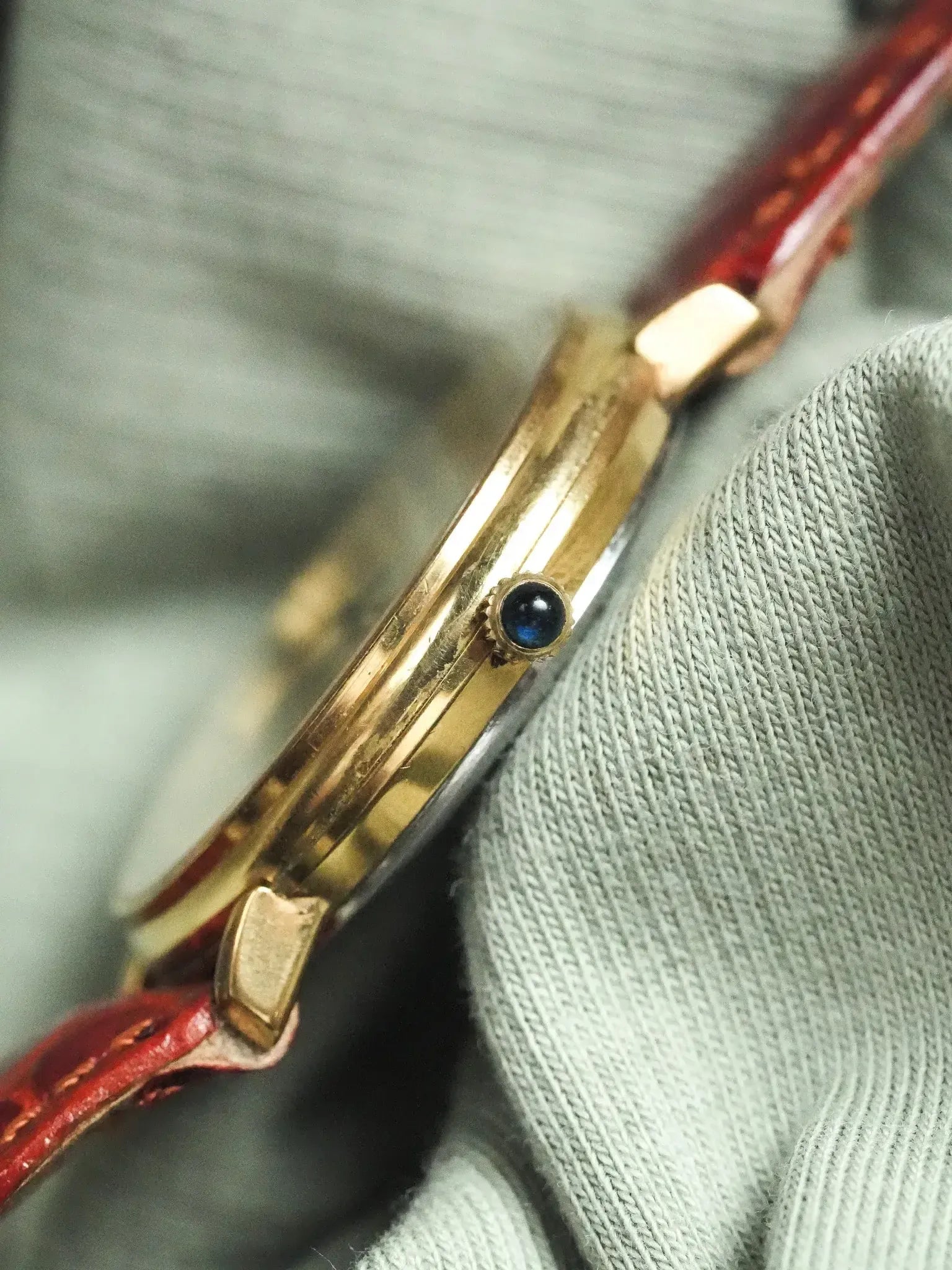 Montre Longines Vintage - Ronde Or Cabochon noir (Années 1970) - Atelier Victor