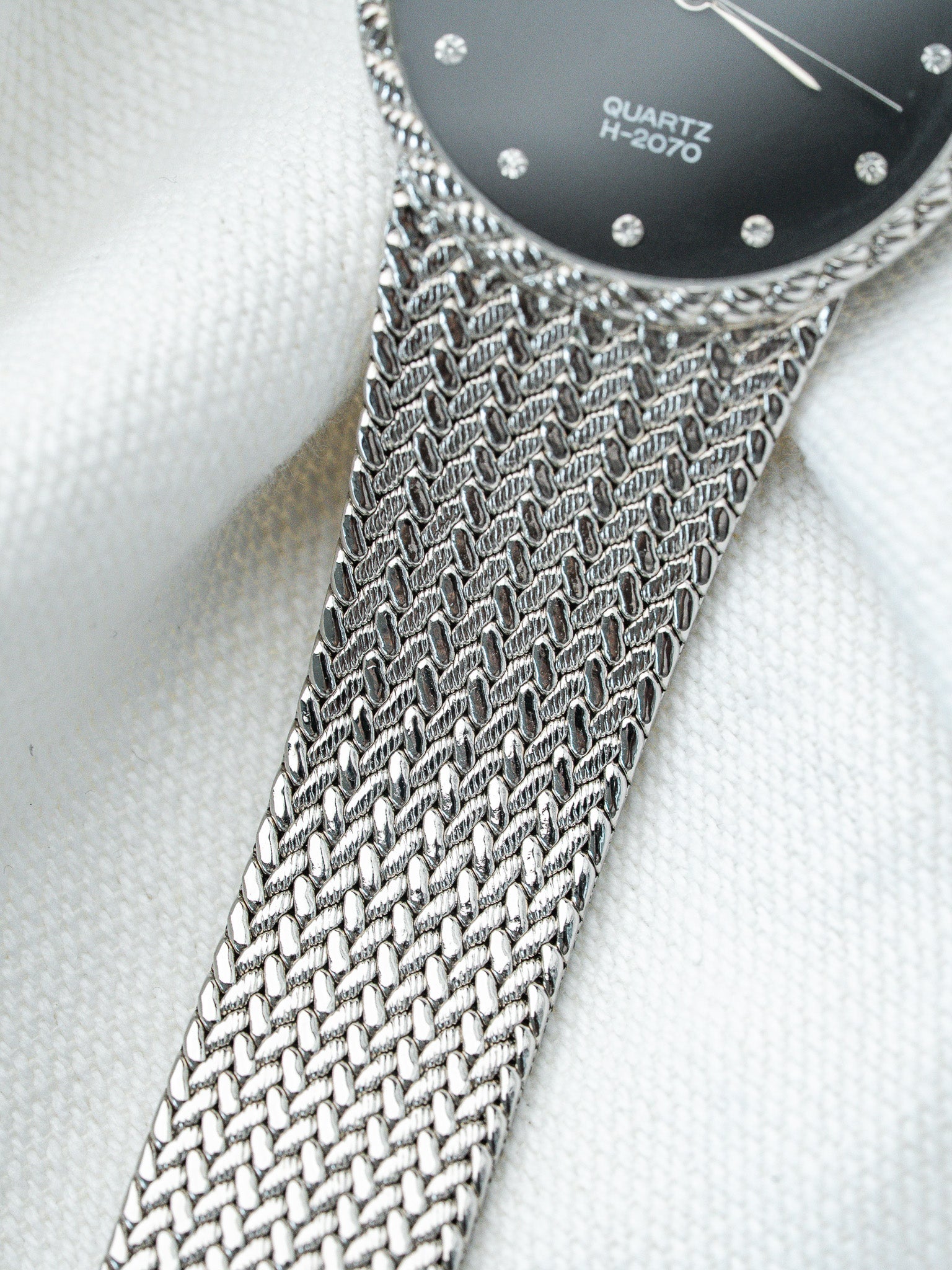 Montre Mavy Maison Vintage - Bracelet intégré Acier Noir (Années 1980) - Atelier Victor