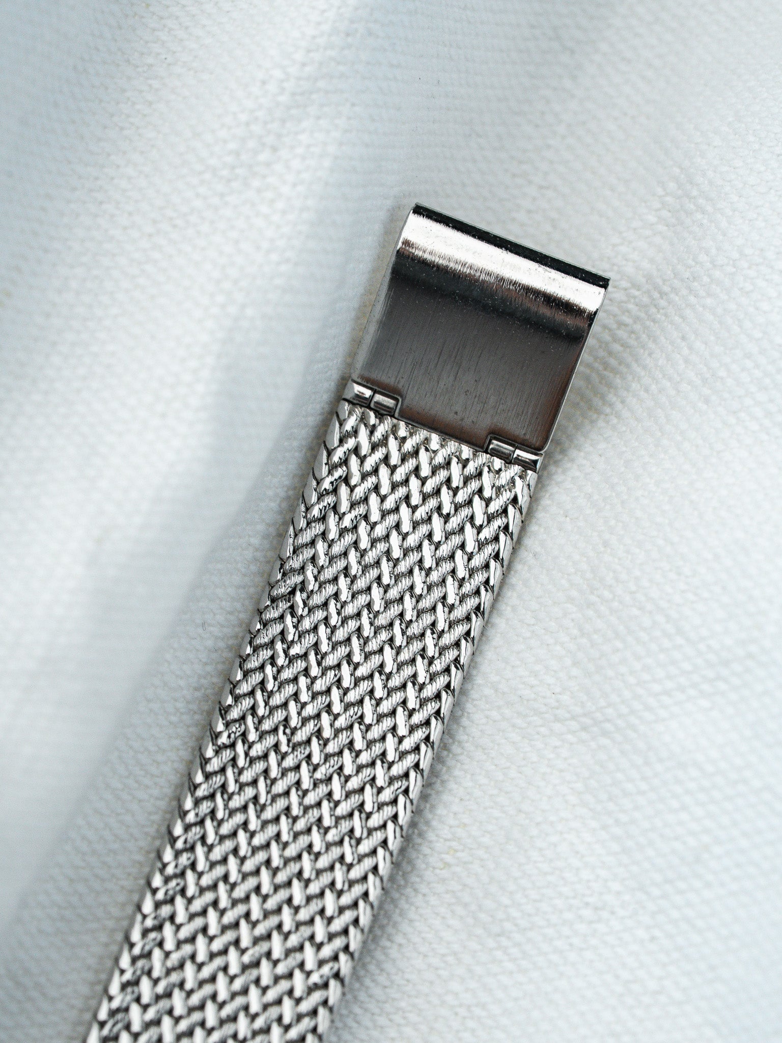 Montre Mavy Maison Vintage - Bracelet intégré Acier Noir (Années 1980) - Atelier Victor
