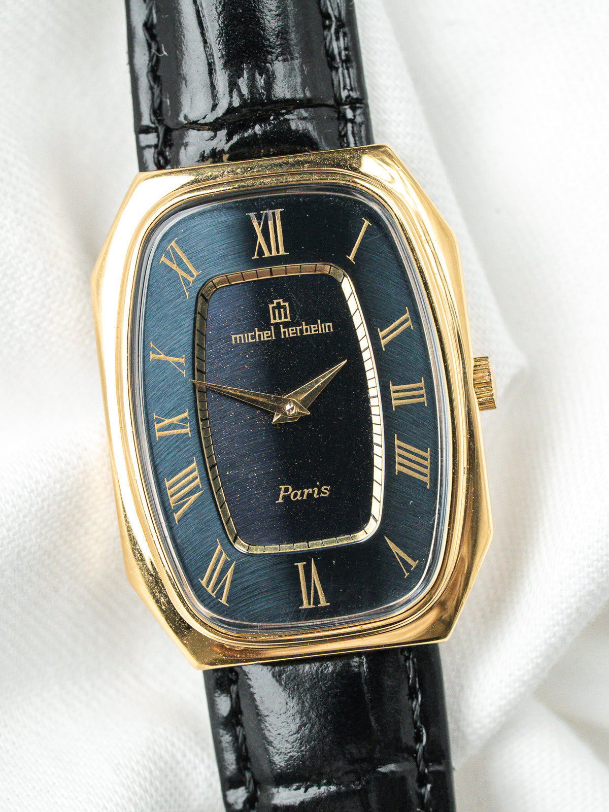 Mouvement mécanique gravé 17 rubis - Montre Michel Herbelin Tonneau Vintage - Atelier Victor