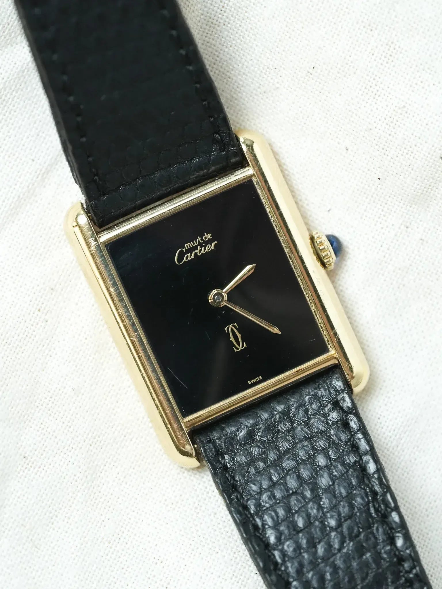 Montre Must de Cartier Tank Vintage - Vermeil Cadran Noir (Années 1980) - Atelier Victor