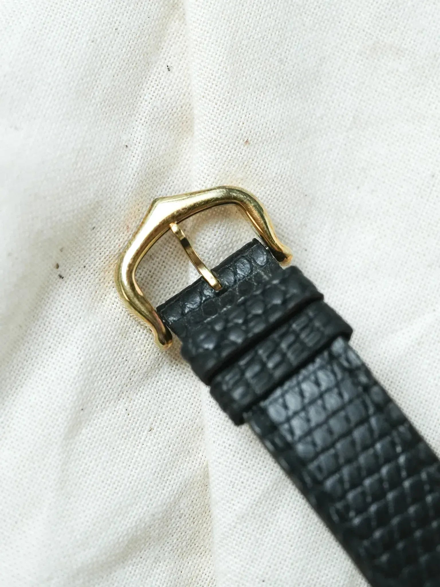 Montre Must de Cartier Tank Vintage - Vermeil Cadran Noir (Années 1980) - Atelier Victor