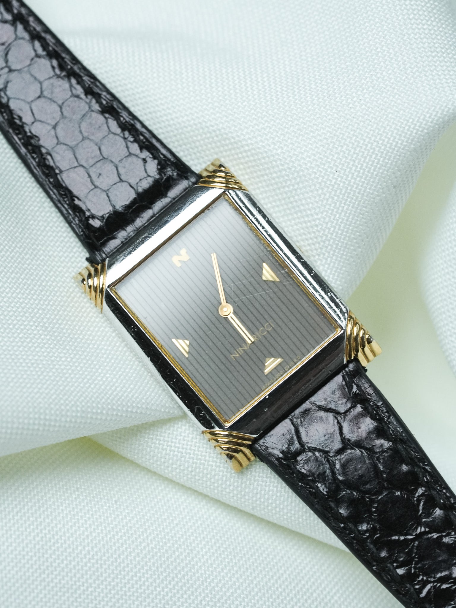 Montre Nina Ricci x Seiko Vintage - Mini Tank Spéciale Acier Or Tapisserie (1981) - Atelier Victor