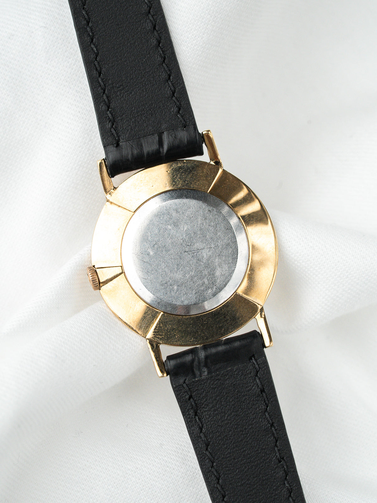 Couronne plaquée or signée Omega - Montre Omega 111.003 Plaqué Or Vintage - Atelier Victor